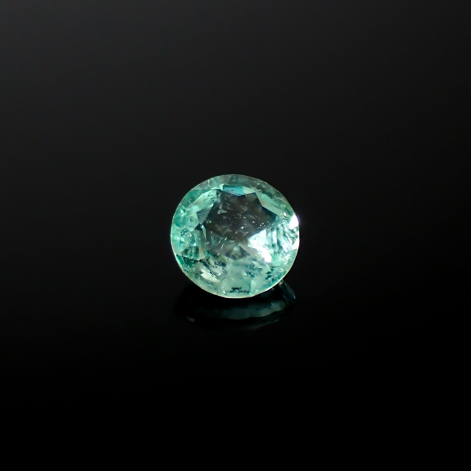 パステルカラーエメラルド コロンビア産 0.21ct[240225940]3.9x3.9mm前後