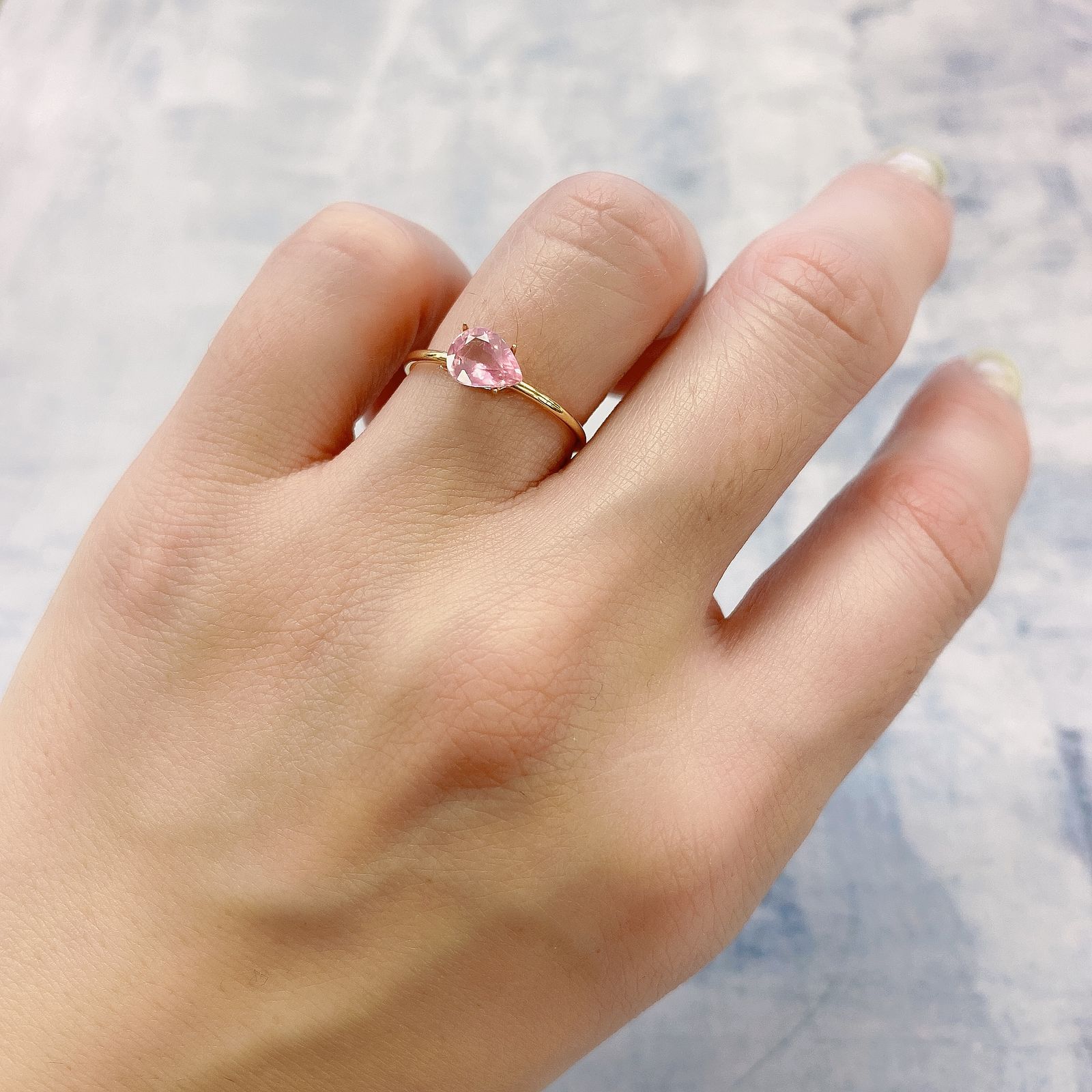 シルキーピンクスピネル(宝石名ピンク・スピネル)タンザニア産 0.76ct 識別済[220114137]6.8x5.3mm前後