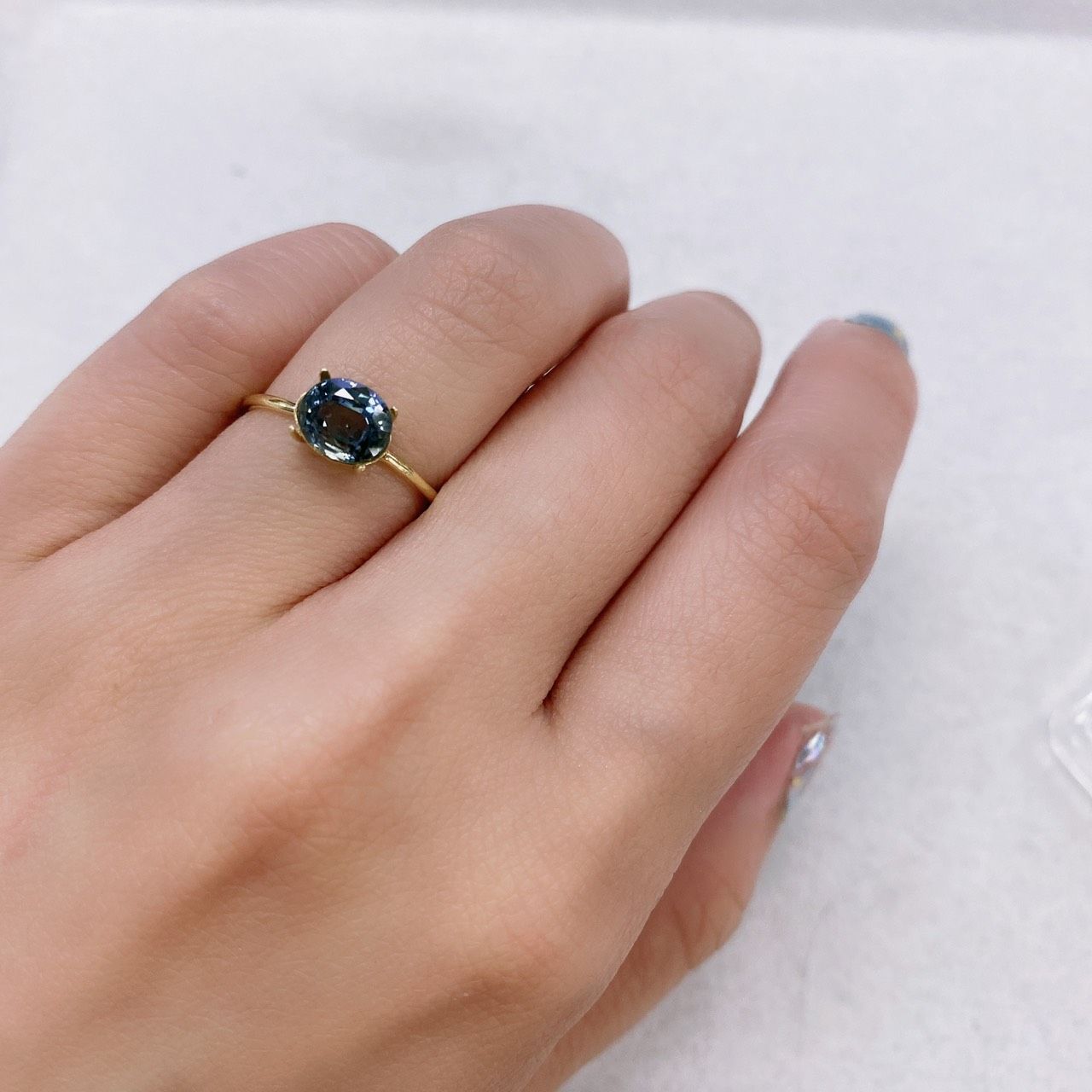 バイカラーサファイア(宝石名サファイア) マダガスカル/スリランカ産 1.633ct ソ付(彩珠)[210812471]7×6mm前後