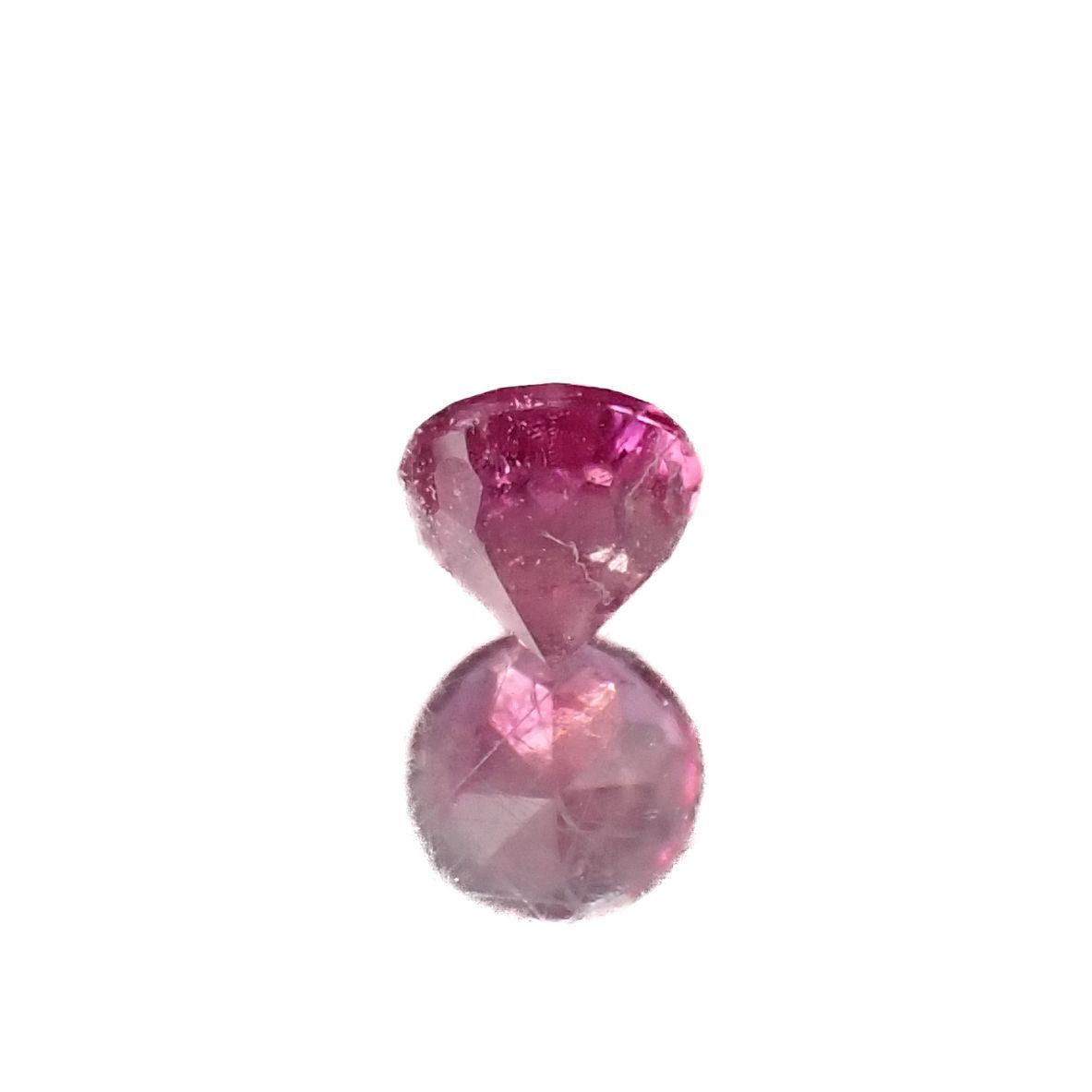 レッドベリル(宝石名レッド・ベリル)アメリカ・ユタ州産 0.083ct 識別済[220716752]2.6x2.6mm前後