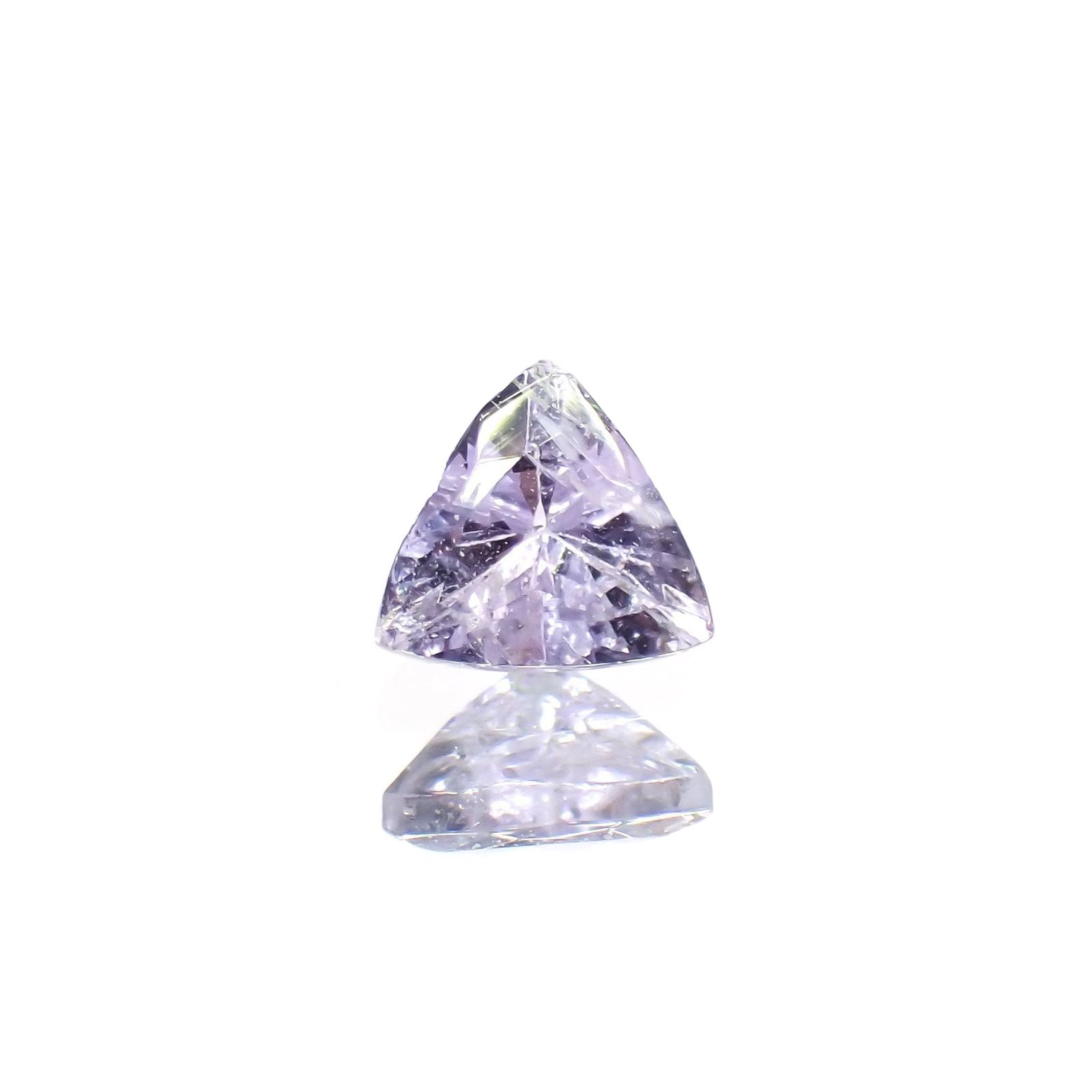 ラベンダーゾイサイト(宝石名ゾイサイト)タンザニア産 識別済 0.25ct / 4x4.1mm前後 [220115063]