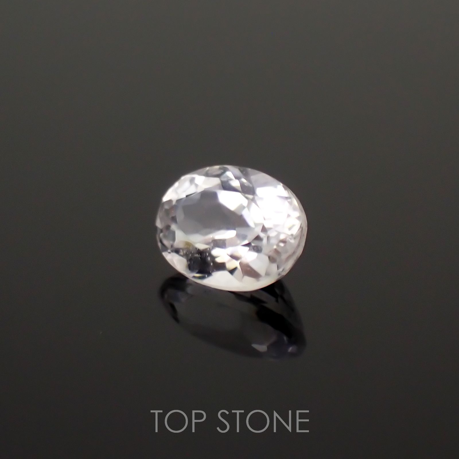 フェナカイト(宝石名フェナカイト)マダガスカル産 0.29ct 識別済[221018417]4.8x3.5mm前後