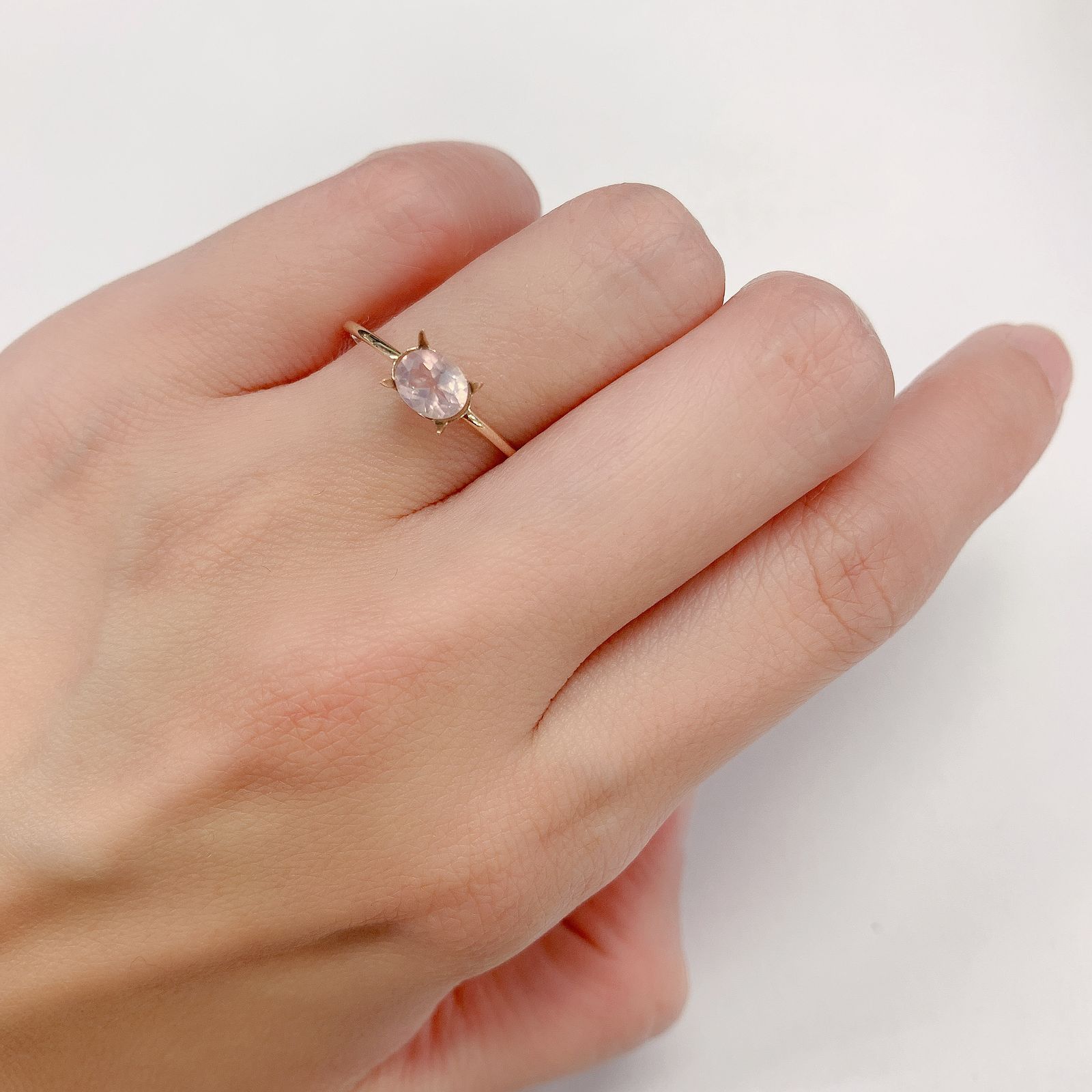 ディープローズクォーツ(宝石名ローズ・クォーツ) モザンビーク産 0.43ct 識別済[20095389]5.6×4.5mm前後