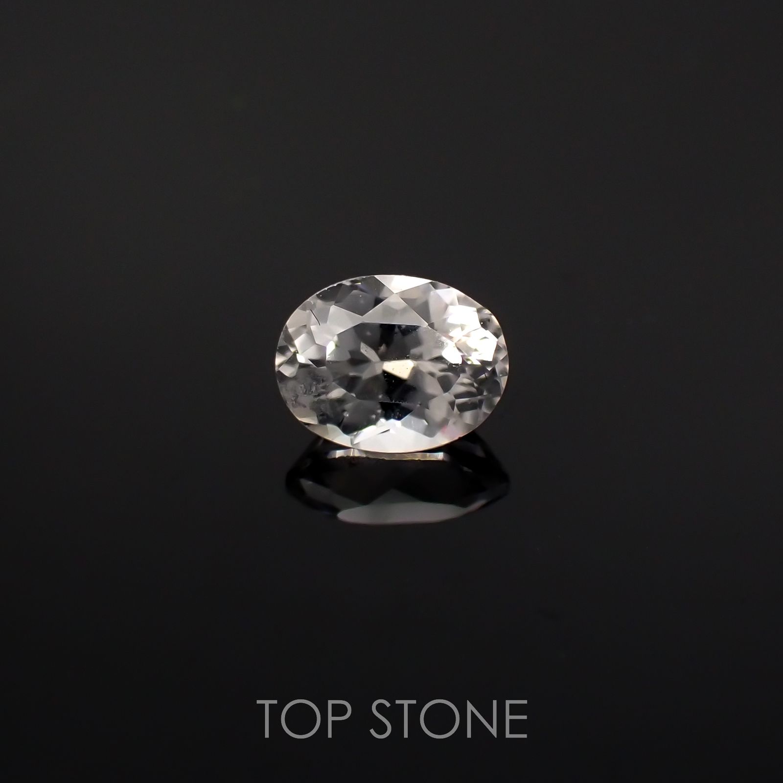 フェナカイト(宝石名フェナカイト)マダガスカル産 0.37ct 識別済[221018421]5.1x3.9mm前後