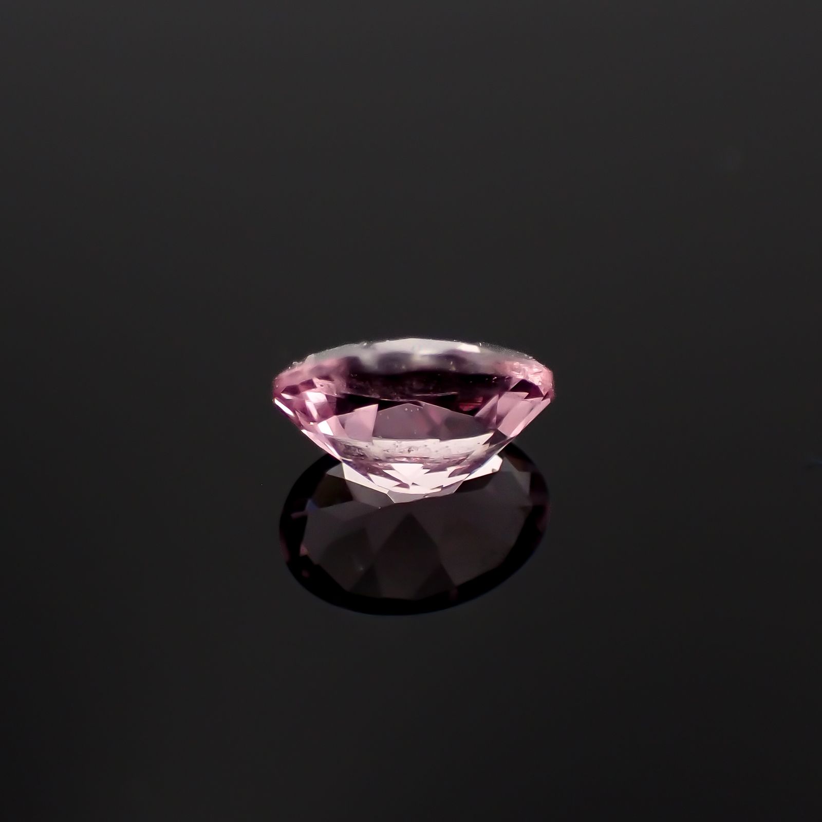 ドラゴンガーネット タンザニア産 0.59ct[230421453]5.8x4.1mm前後