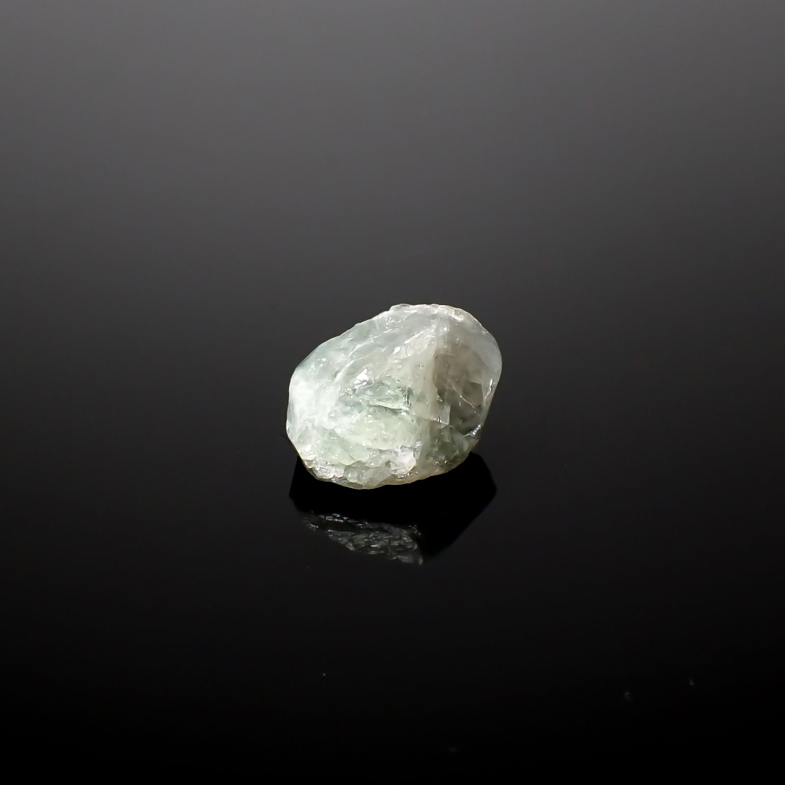 アレキサンドライト 原石 ロシア産 5.70ct[240427023]11.5x9.5mm前後