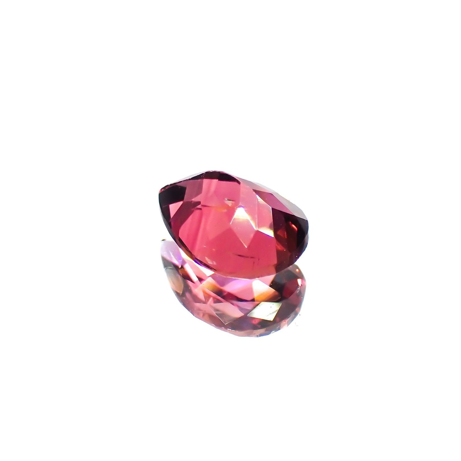 パープルトルマリン(宝石名パープル・トルマリン) ブラジル産 識別済 0.99ct / 7.9x5.9mm前後 [260313577]
