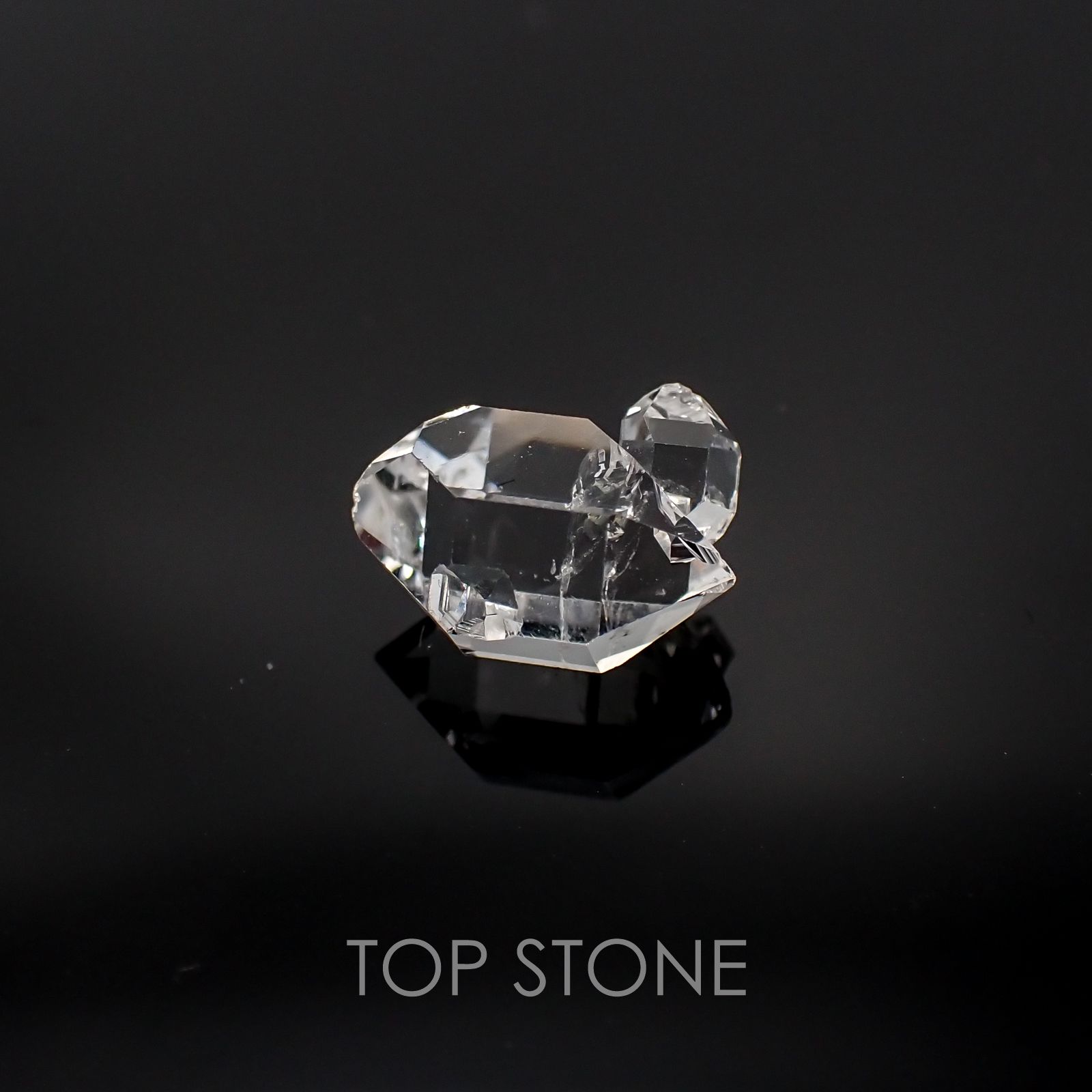 ハーキマーダイヤモンド(宝石名クォーツ) アメリカ・ニューヨーク州産 原石・結晶 3.03ct 識別済[20117556]11.1×8.5mm前後