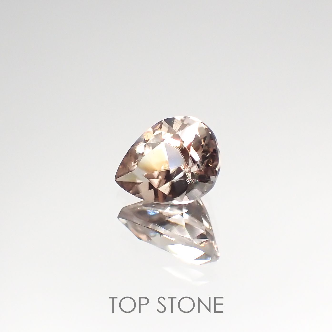 ダイアスポア カラーチェンジ(宝石名ダイアスポア) トルコ産 0.89ct 識別済[210912420]6.9×5.3mm前後