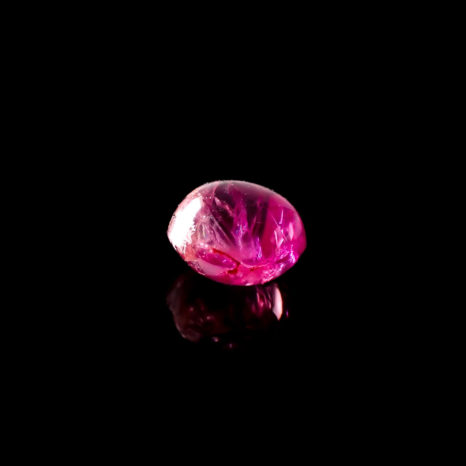 ルビー 非加熱(宝石名ルビー)ビルマ産 0.84ct 識別済[240628066]5.3x4mm前後