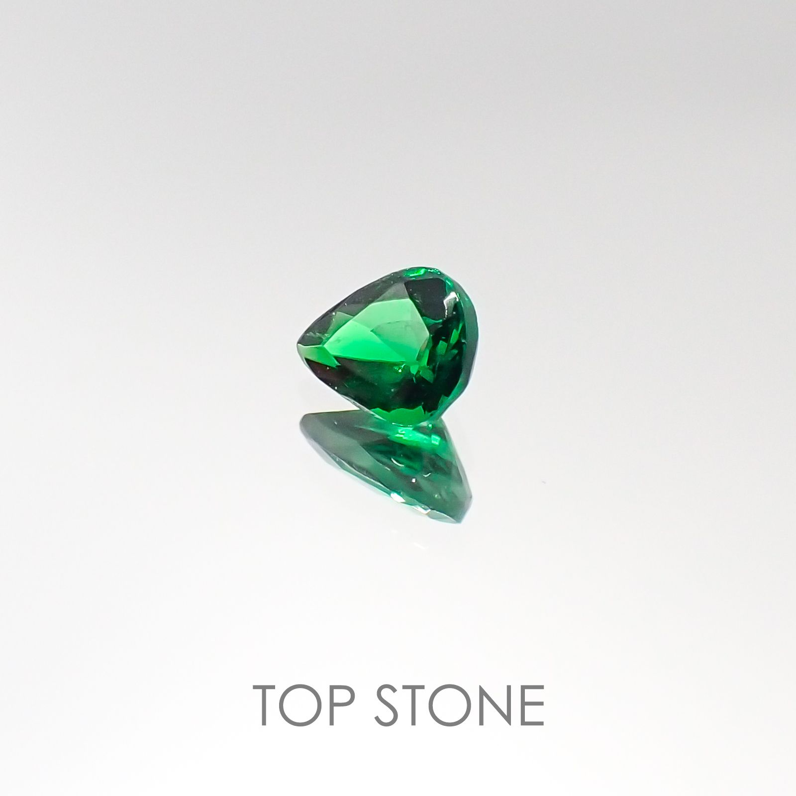 ツァボライト タンザニア産 ルース 0.24ct[20095714]4.4×3.6mm前後