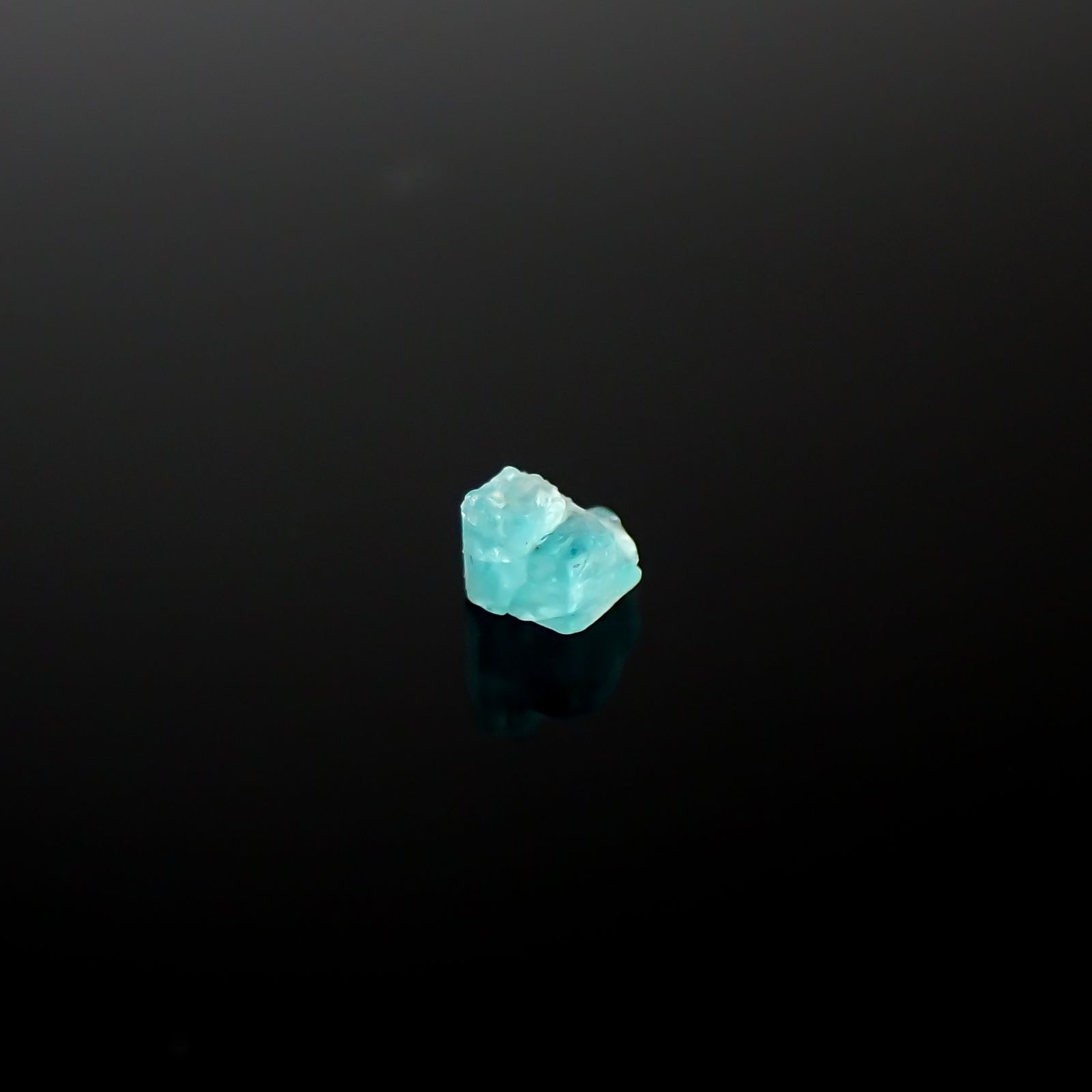 パライバトルマリン 原石 ブラジル・パライバ州バターリャ鉱山産 0.12ct[240326996]2.9x2.3mm前後