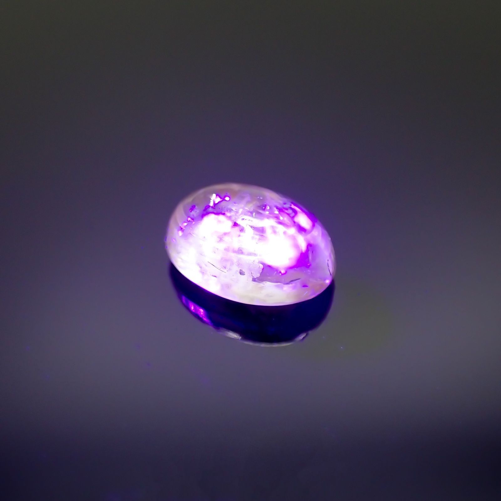 ミントガーネット(宝石名グロッシュラー・ガーネット)タンザニア産 識別済 1.16ct / 6.8x5mm前後 [220917752]