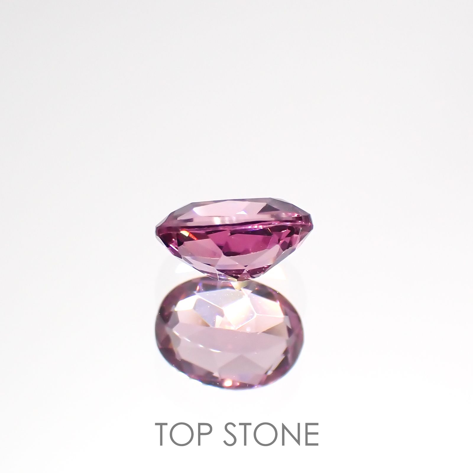 カラーシフトマラヤガーネット(宝石名ガーネット)タンザニア産 0.51ct 識別済[220115020]5.4x4mm前後