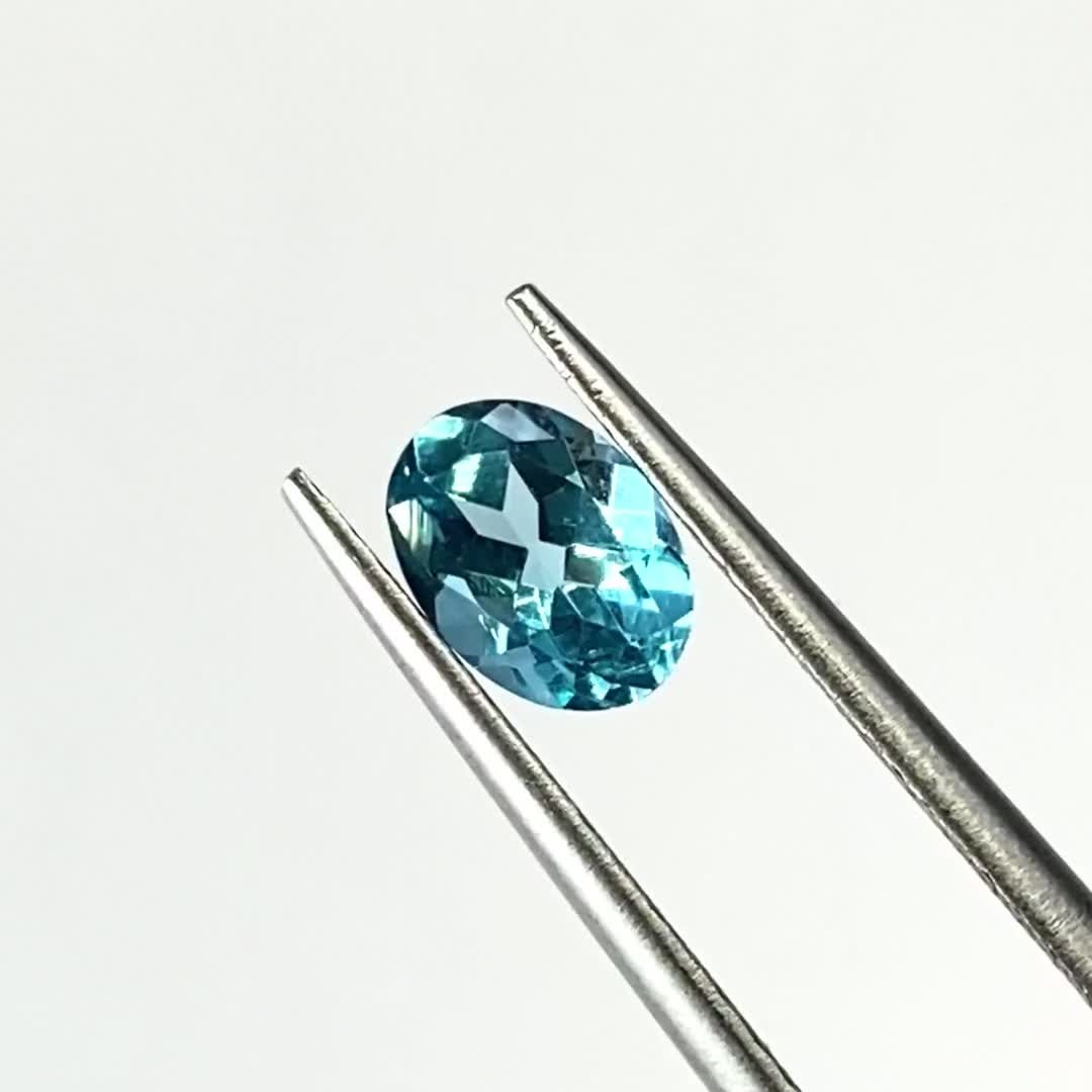アパタイト(宝石名アパタイト)ブラジル産 識別済 0.84ct / 7x5.2mm前後