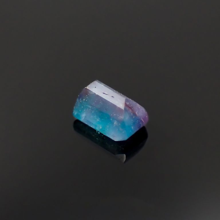 バイカラーパライバトルマリン 非加熱 ブラジル・バターリャ鉱山産 0.23ct[230220469]3.9x2.7mm前後