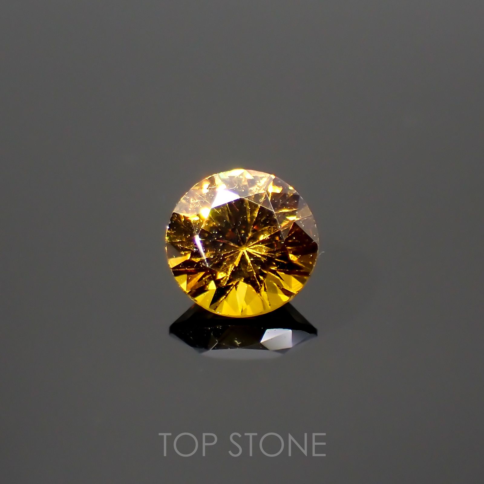 アンドラダイトガーネット(宝石名アンドラダイト・ガーネット)ナミビア産 0.38ct 識別済[220115274]4.4x4.4mm前後