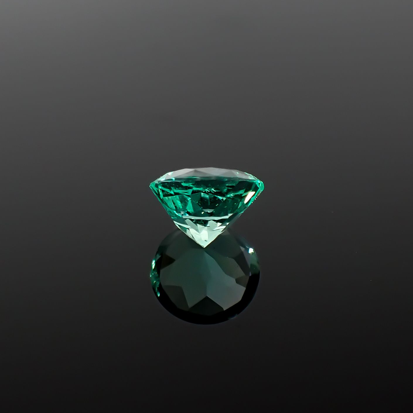 ノンオイルエメラルド(宝石名エメラルド)コロンビア産 GIA鑑付 1.25ct / 7.07x7.27mm前後 [260432065]
