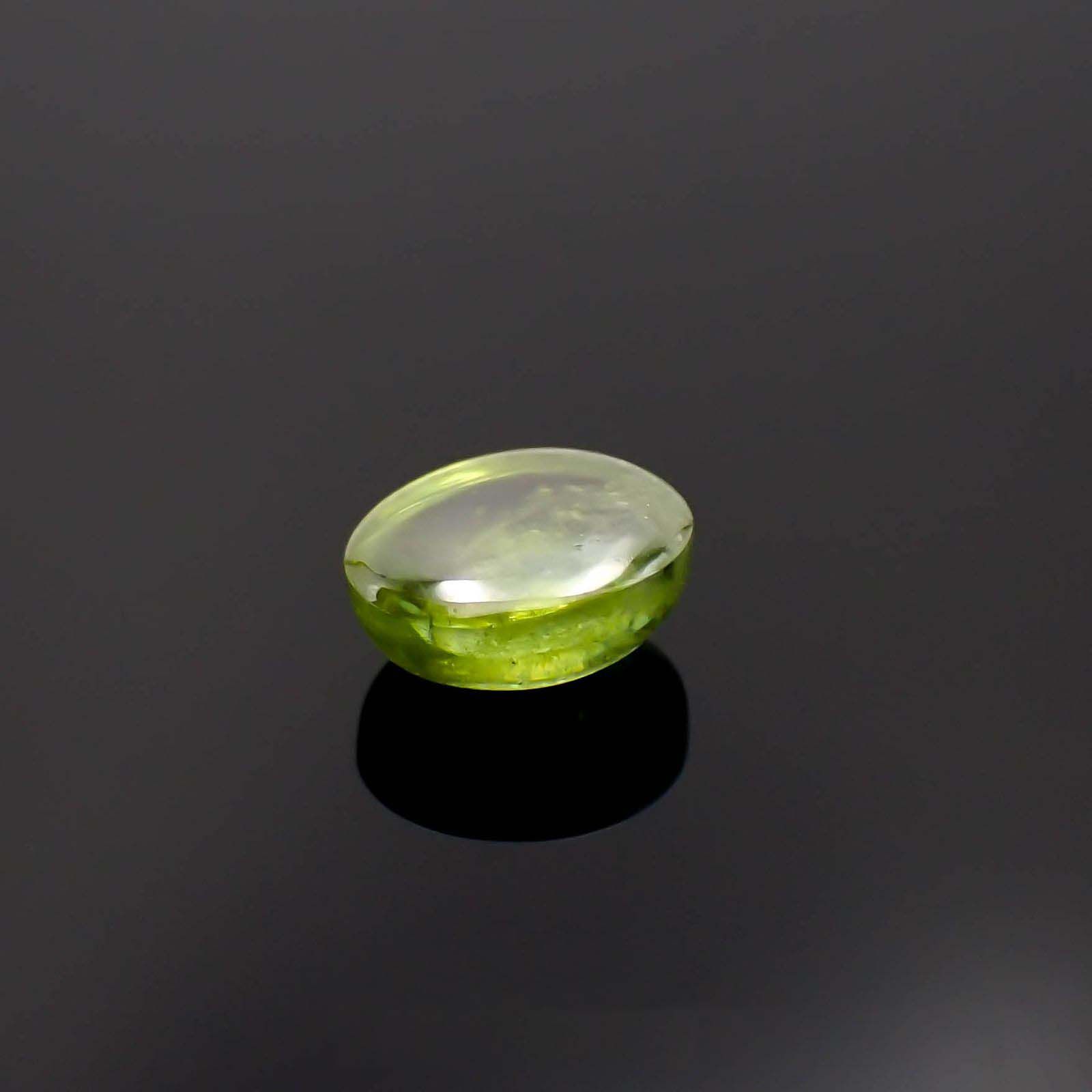 スフェーン マダガスカル産 2.92ct[230220638]9.1x7mm前後