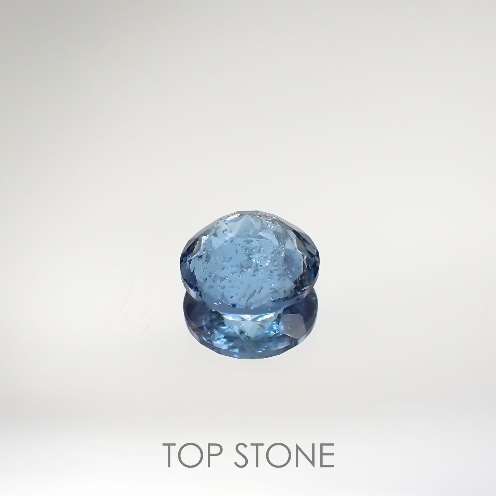 サンタマリアアクアマリン(宝石名アクアマリン) ブラジル産 0.58ct 識別済[210711902]5.6×5.6mm前後