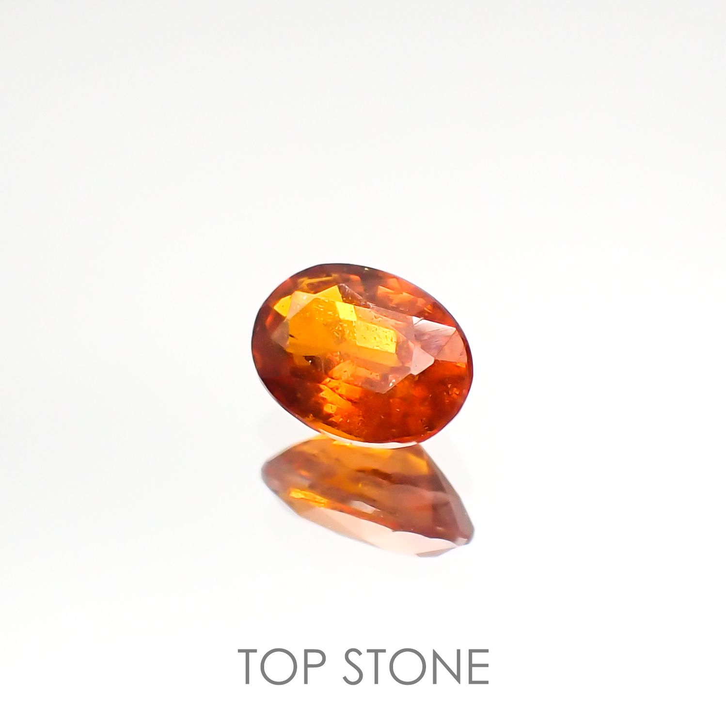 オレンジカイヤナイト(宝石名カイヤナイト) タンザニア産 0.87ct 識別済[210812449]6.9×4.9mm前後