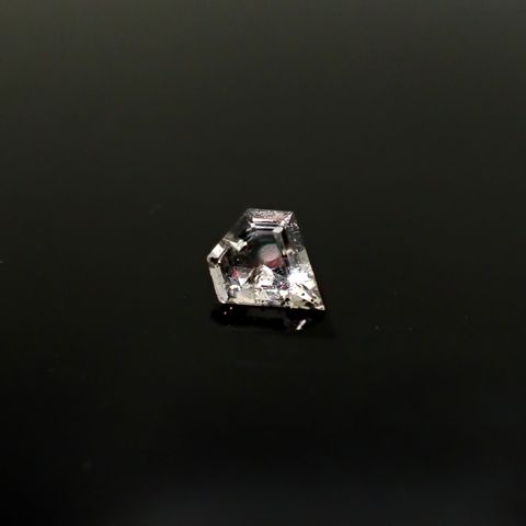 ◇カスタムカット◇ティンカーベルクォーツ ブラジル産 0.58ct / 6.8x6.3mm前後 [260131533]