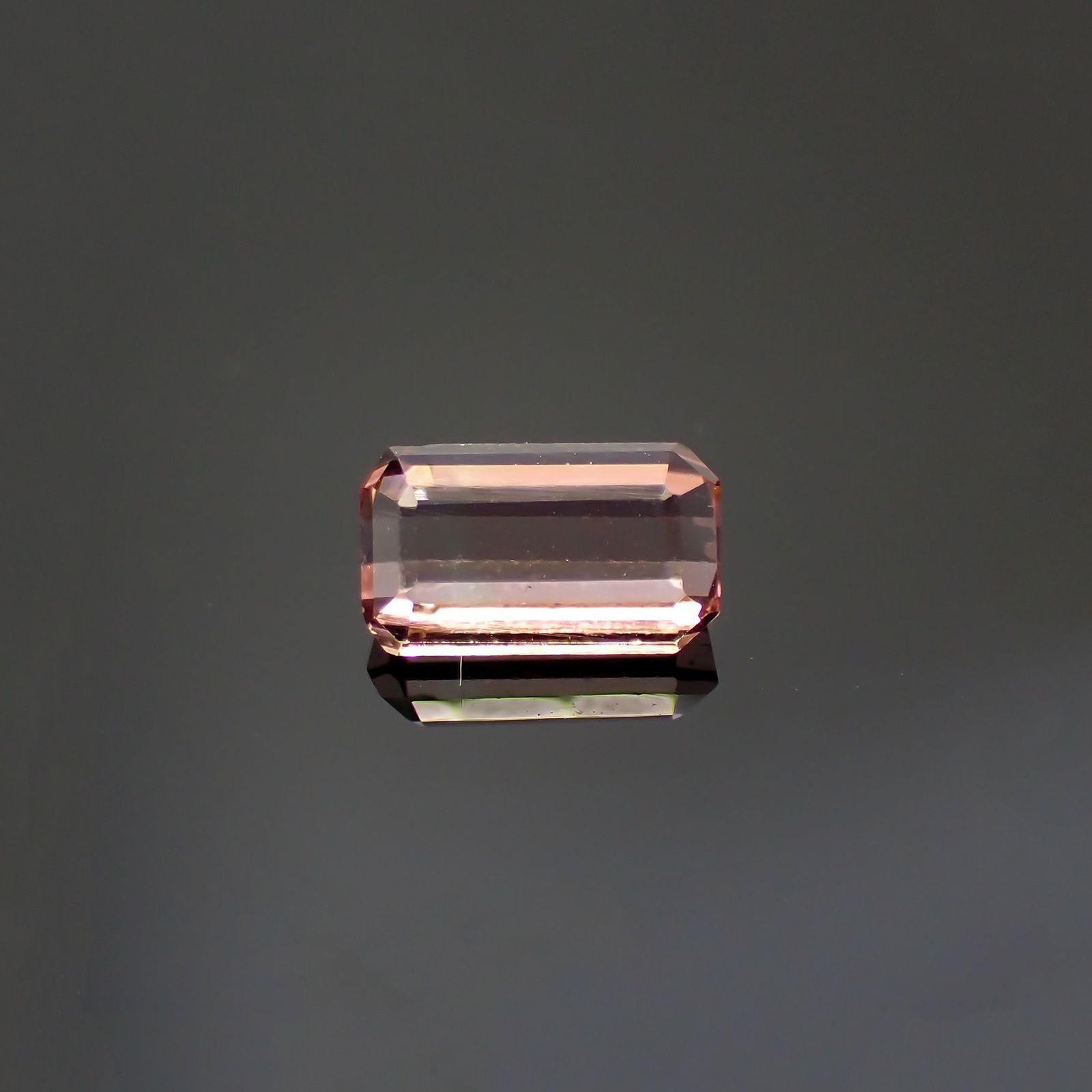 ローズピンクトルマリン(宝石名ピンク・トルマリン)ブラジル/アフリカ産 0.71ct 識別済[220114858]6.8x4mm前後