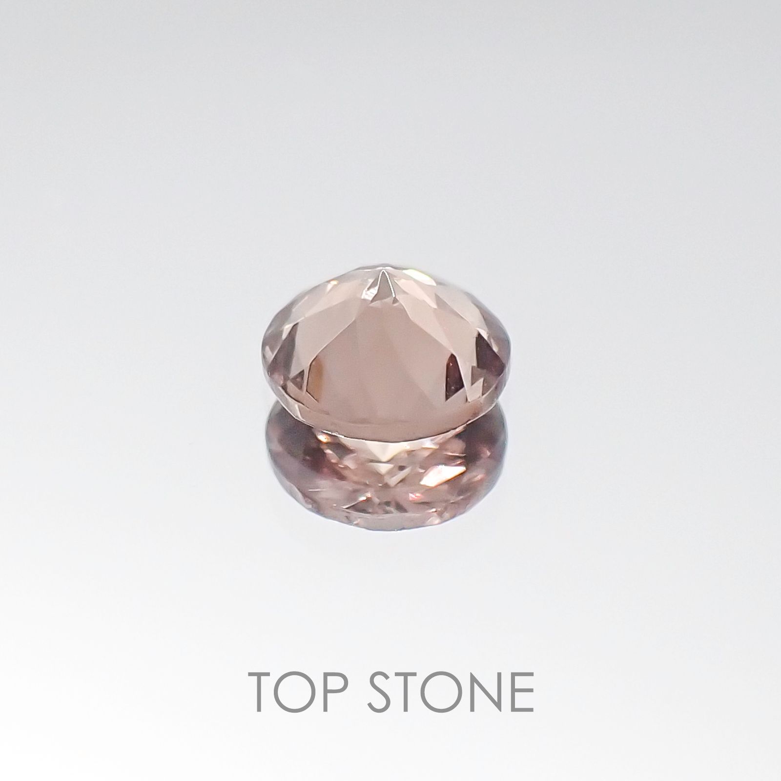 カラーチェンジマラヤガーネット タンザニア産 ルース 0.52ct[20106085]5.1×5mm前後