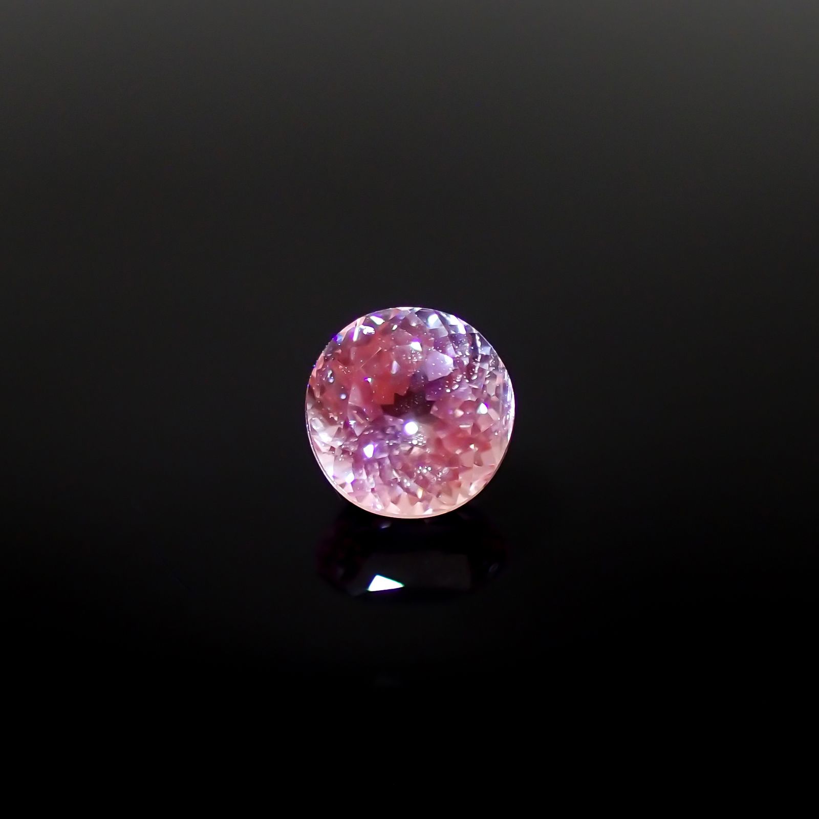 クンツァイト アフガニスタン産 1.20ct[240125354]6.3x6.3mm前後