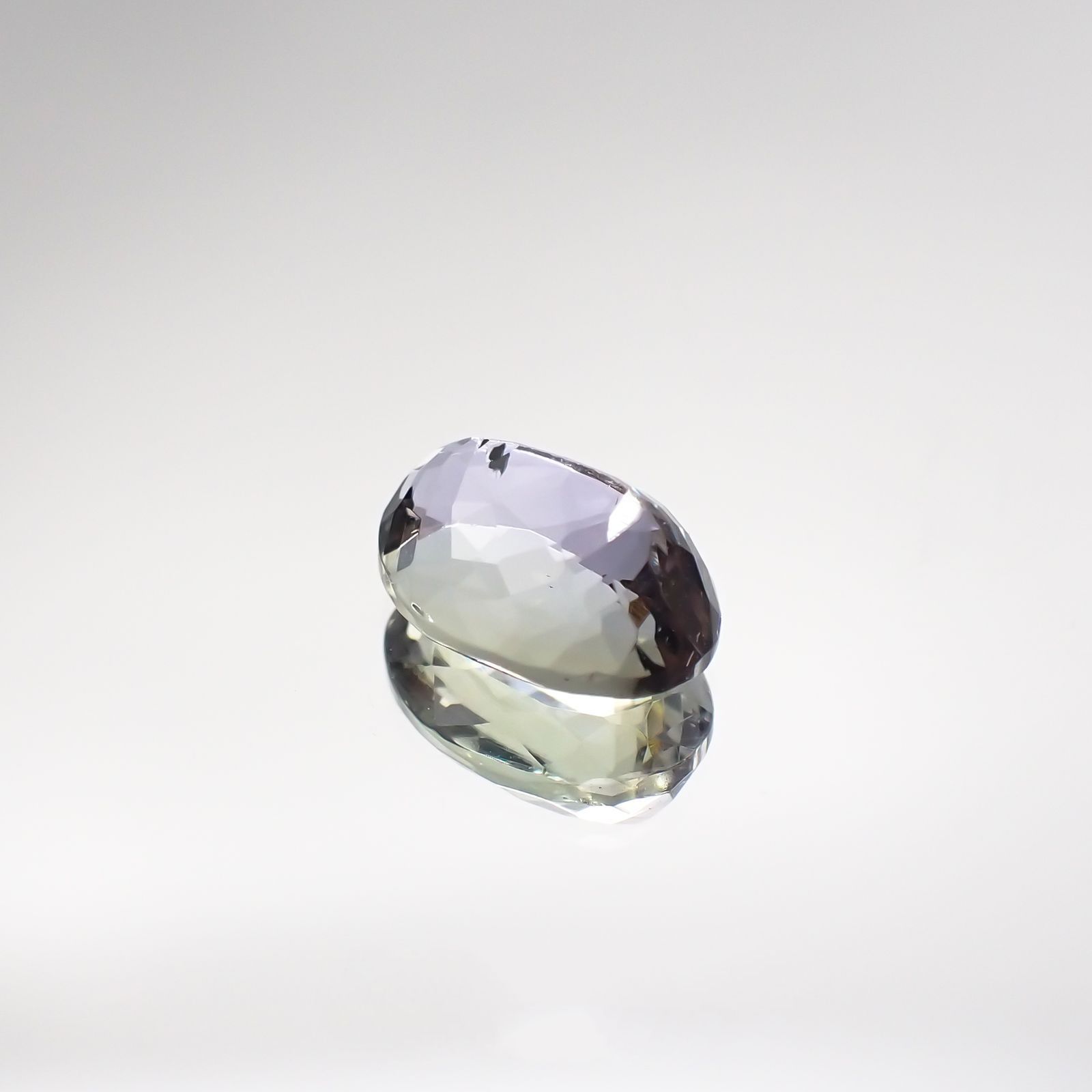 バイカラータンザナイト(宝石名ゾイサイト) タンザニア産 1.908ct ソ付(彩珠)[210711824]8.7×6.4mm前後