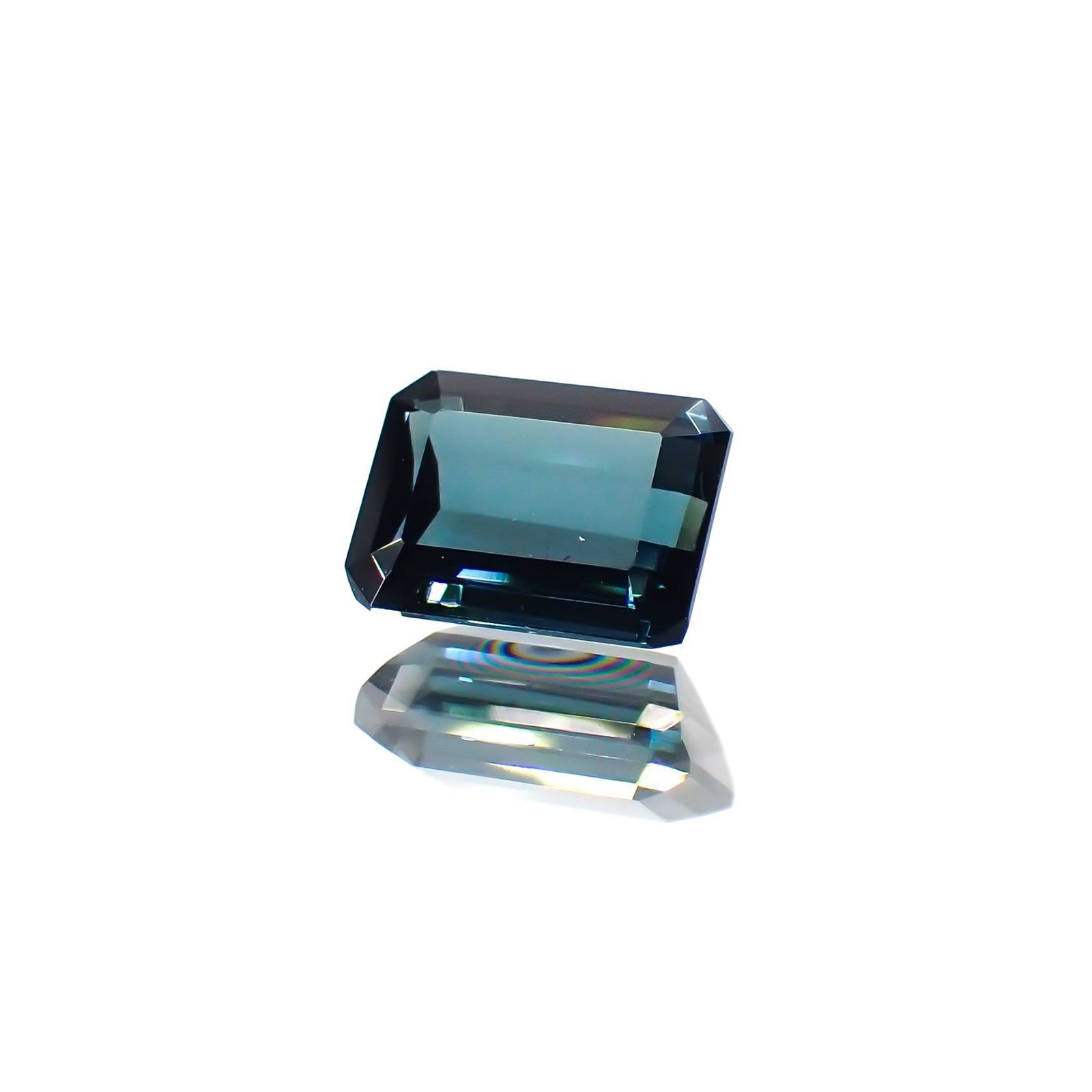 ブルートルマリン(宝石名ブルー・トルマリン) ナイジェリア/ブラジル産 ソ付(彩珠) 1.320ct / 7.4x5.5mm前後 [211013592]