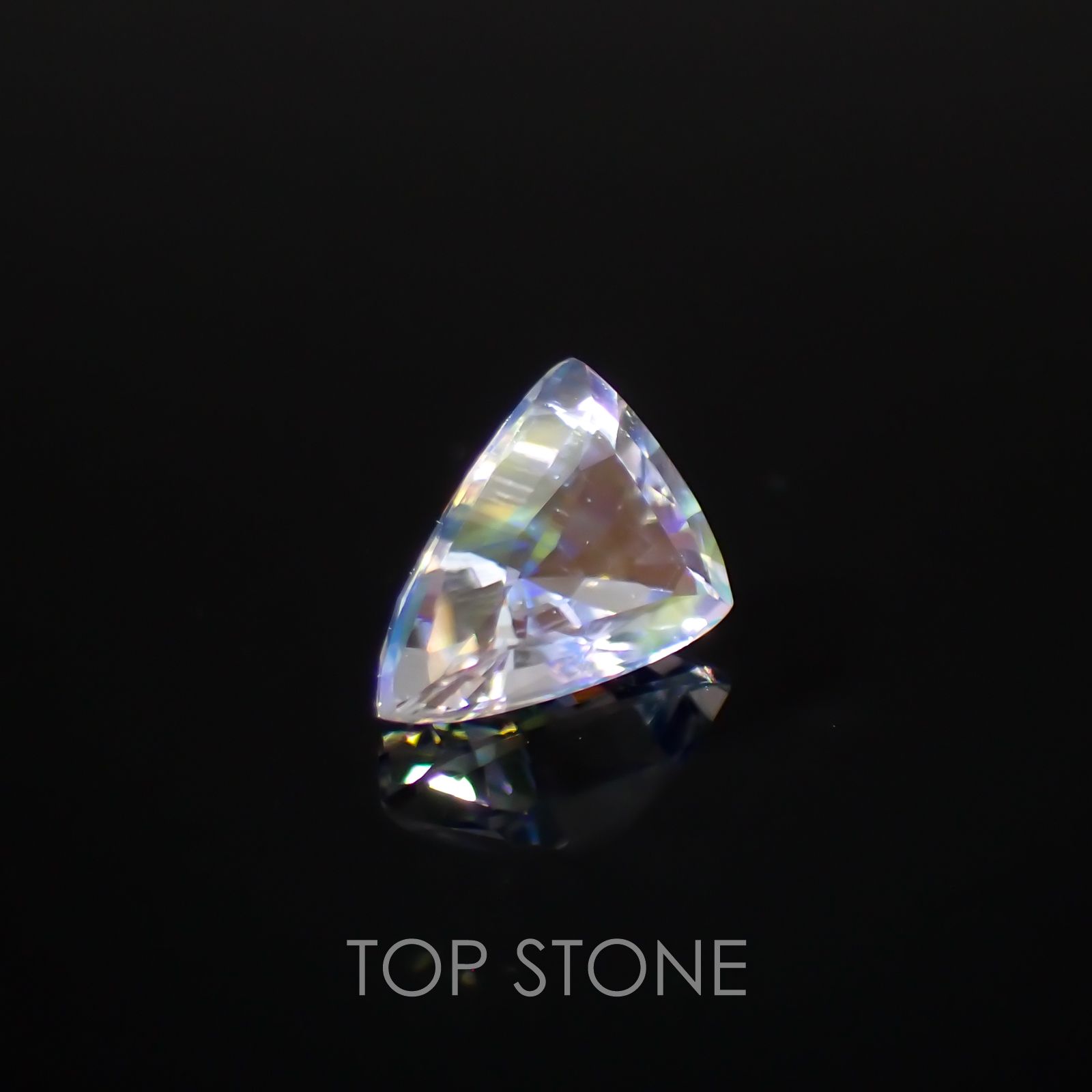 レインボームーンストーン(アンデシンラブラドライト) マダガスカル産 ルース 0.47ct[210310125]6.2×4.5mm前後