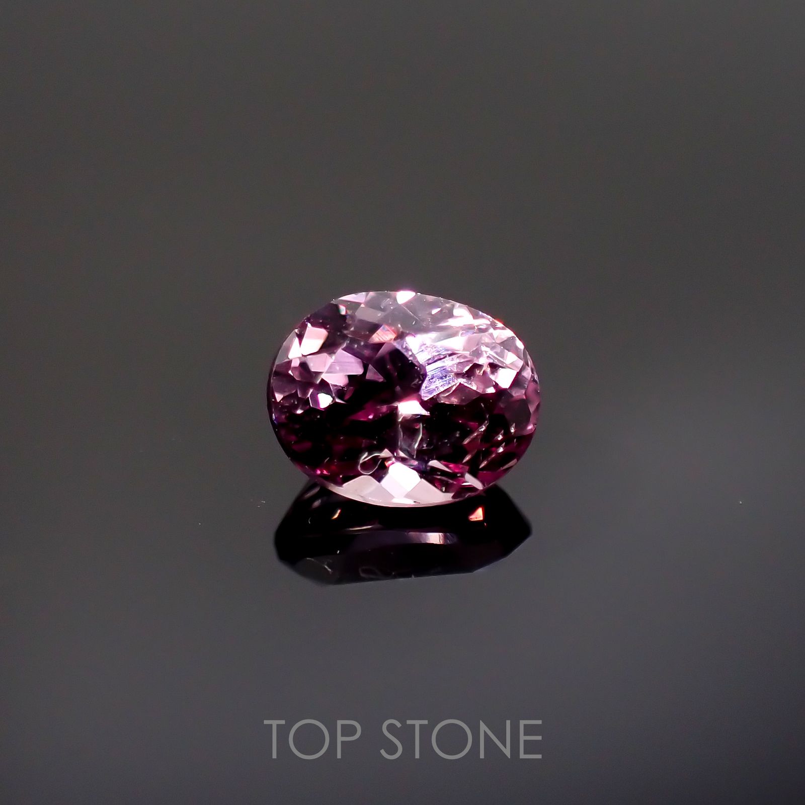 カラーシフトマラヤガーネット(宝石名ガーネット)タンザニア産 0.85ct 識別済[220115018]6x4.7mm前後