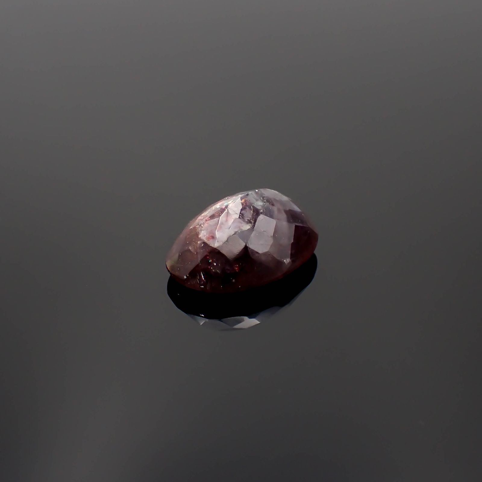 ブラッドショットアイオライト インド産 11.40ct[230622537]18x13.4mm前後