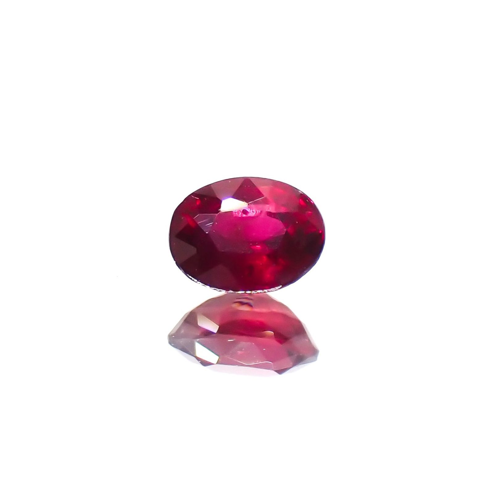 ルビー 非加熱 マダガスカル産 0.23ct / 3.9x3mm前後 [230622341]