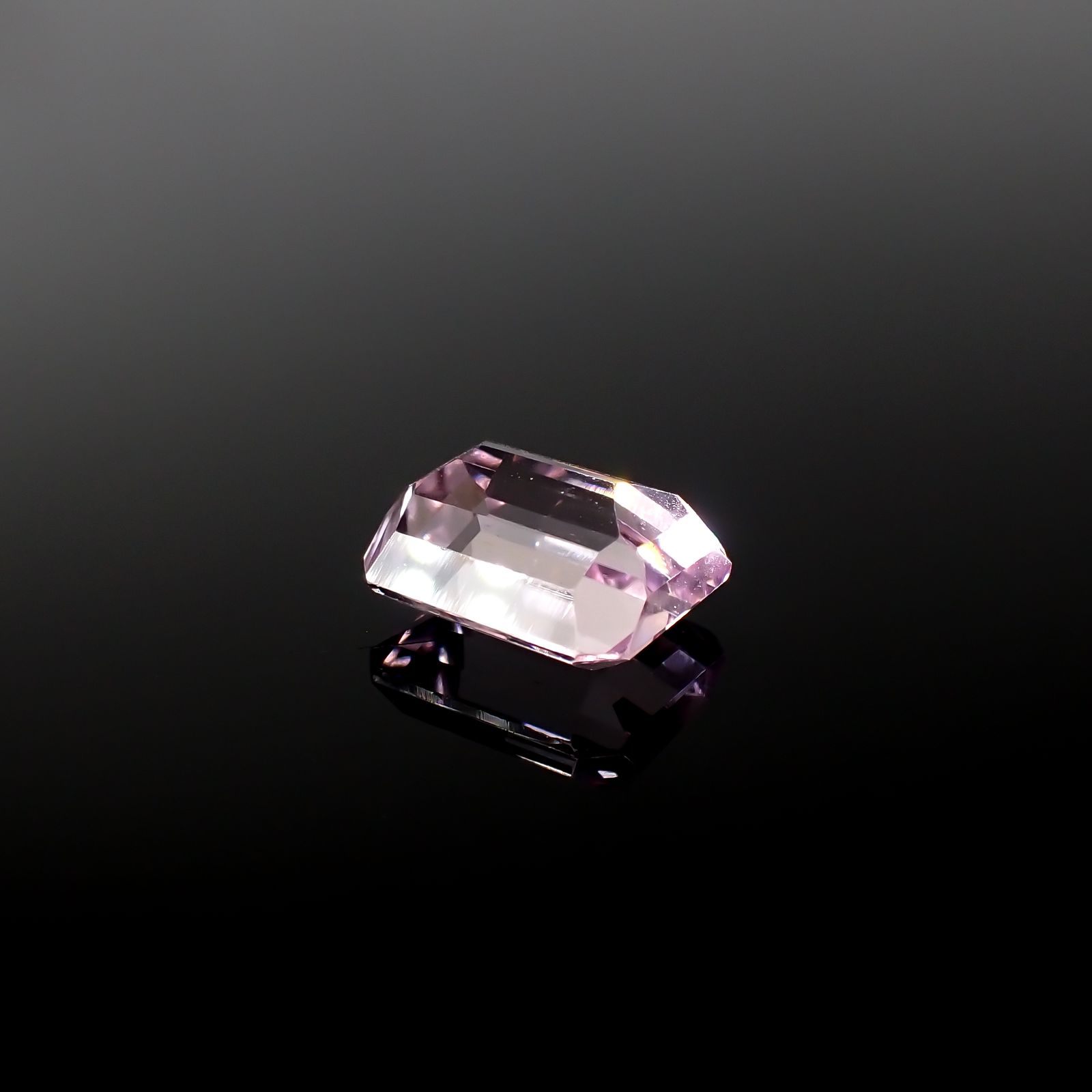 クンツァイト アフガニスタン産 7.64ct[231225145]11.9x10mm前後