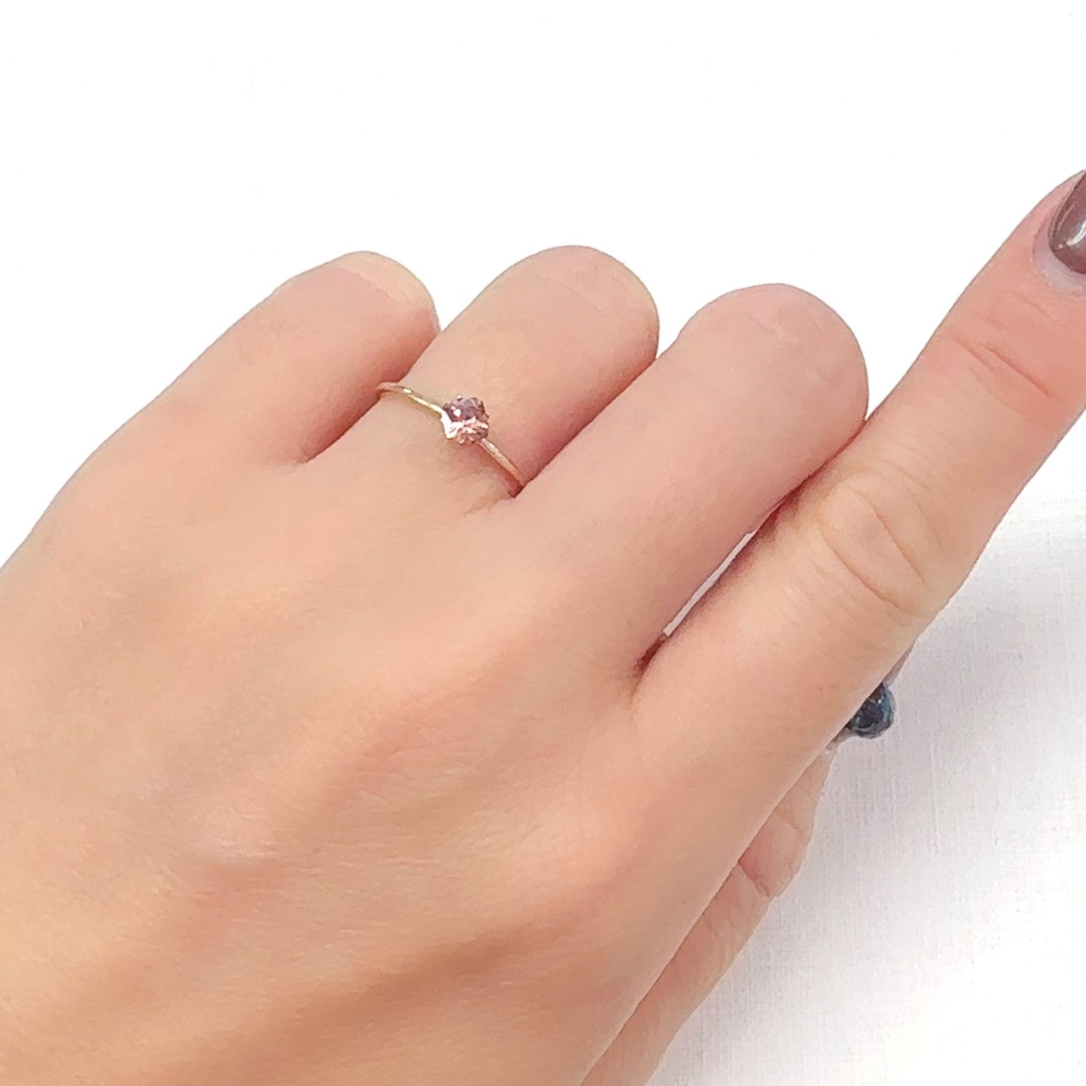 ピンクジルコン スリランカ/カンボジア産 0.43ct [240627918]3.8x3.8mm前後