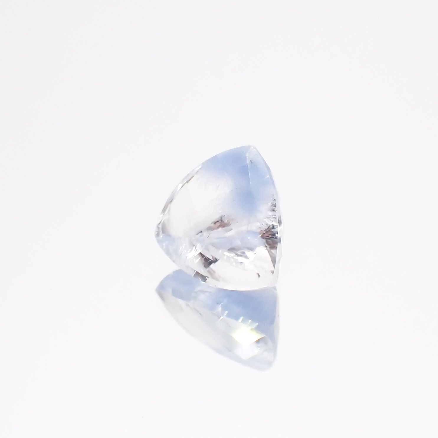 デュモルチェライトインクォーツ ブラジル産 1.87ct[231023584]8.2x8.1mm前後