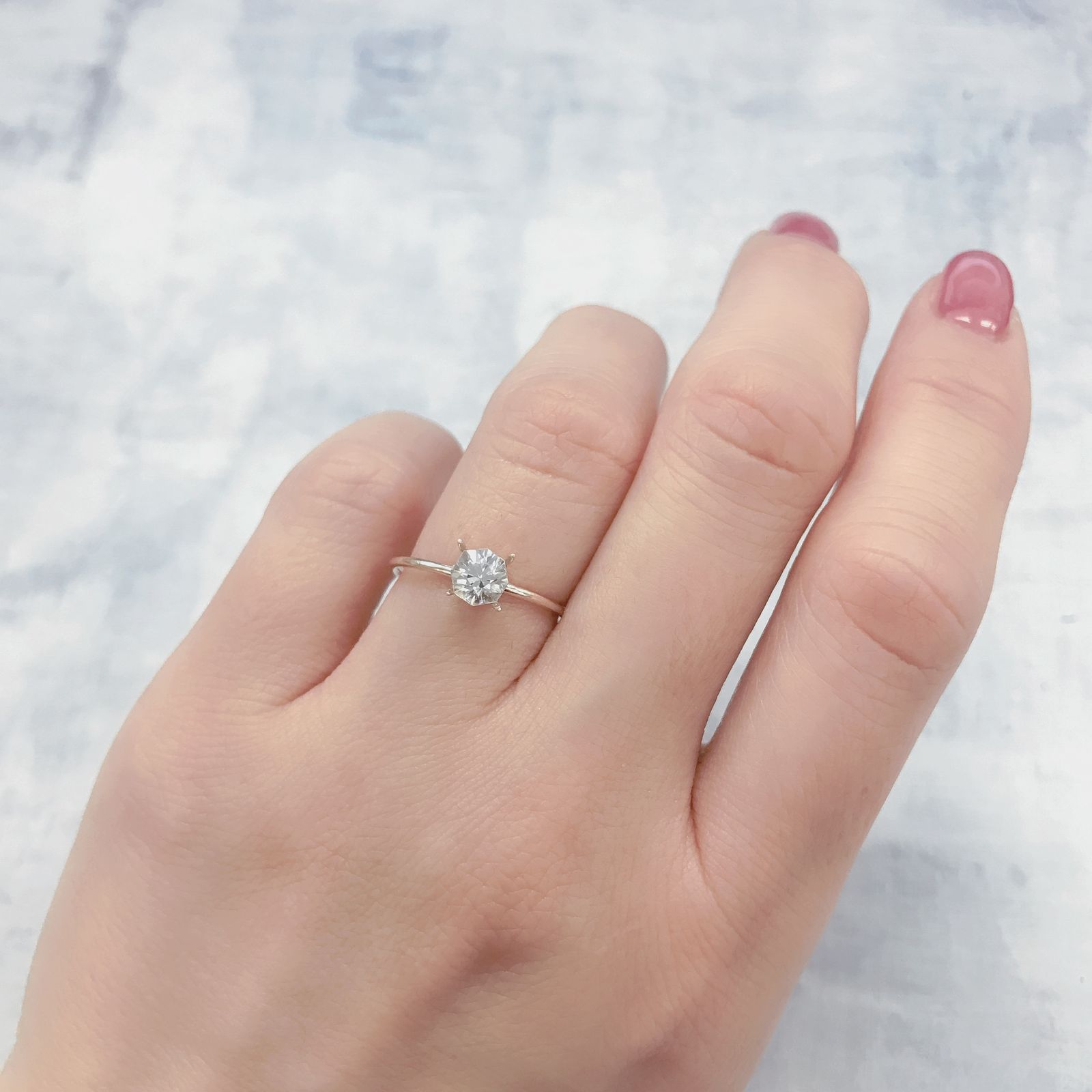 ◇オクタゴンカット◇カラーレスジルコン(宝石名ホワイト・ジルコン)スリランカ/カンボジア産 0.85ct 識別済[220114281]4.9x4.9mm前後