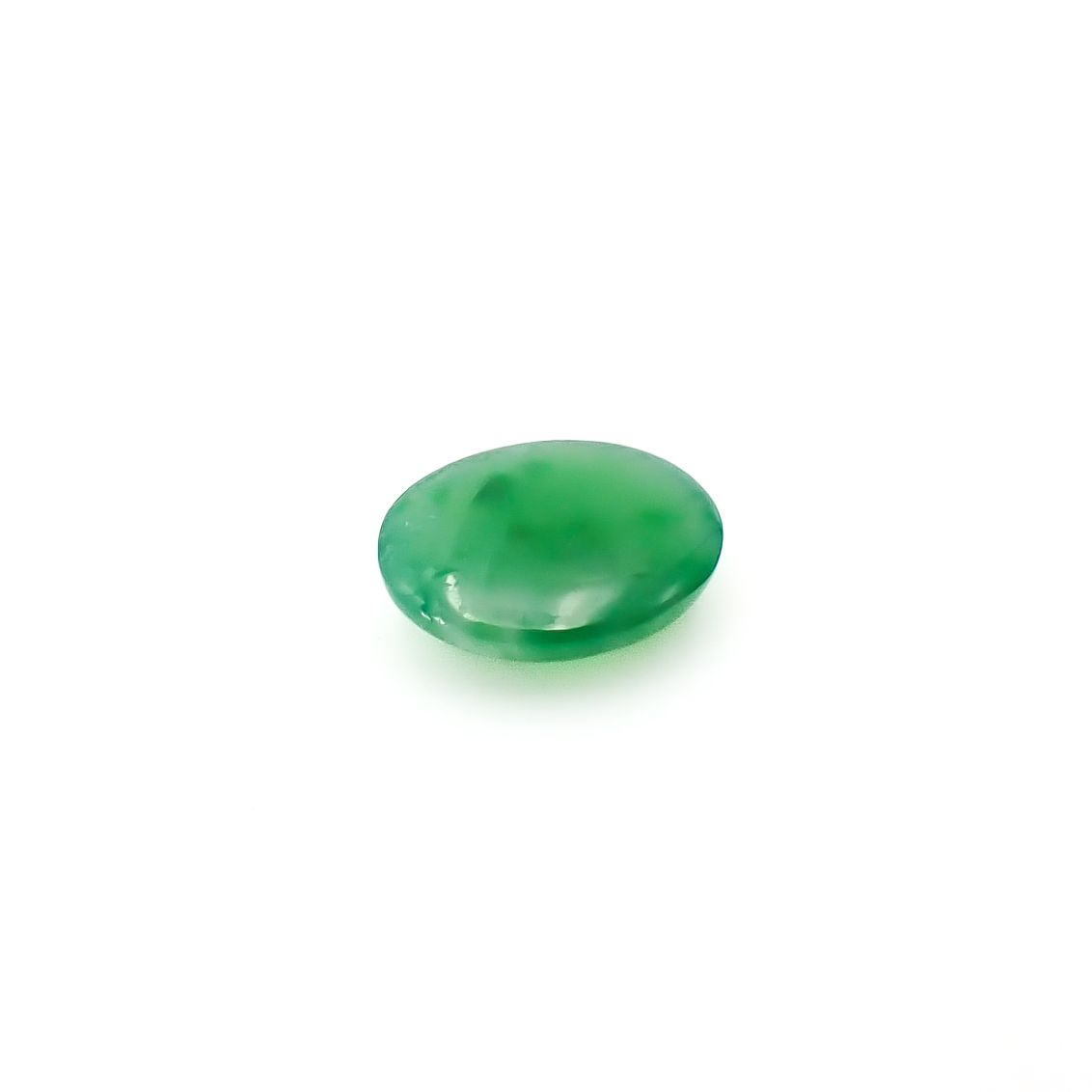 翡翠 ビルマ産 0.63ct / 6.5x5.1mm前後 [260532111]