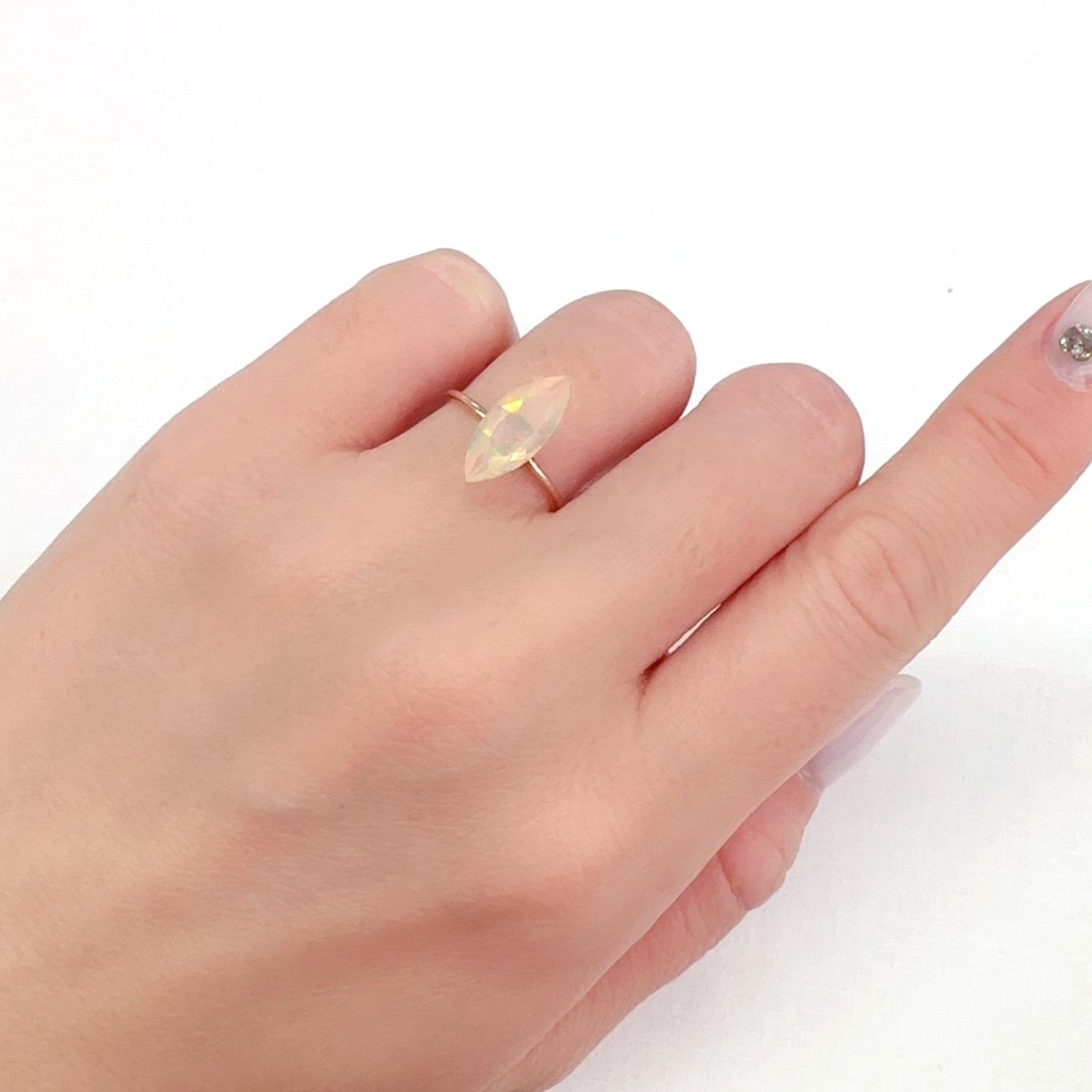 エチオピアオパール エチオピア産 1.21ct[231224637]14.1x6mm前後
