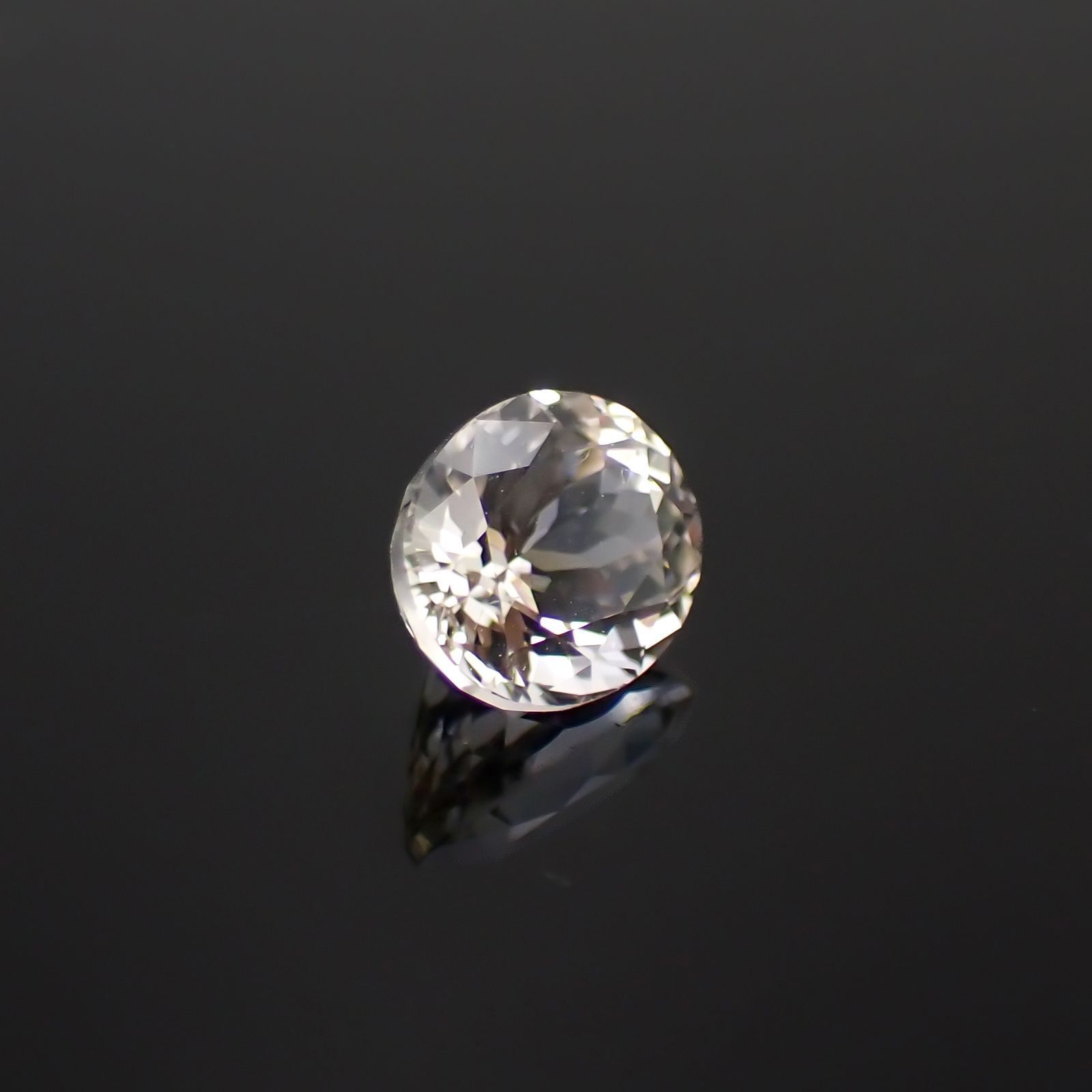 ゾイサイト 非加熱(宝石名ゾイサイト)タンザニア産 ソ付(彩珠) 0.846ct