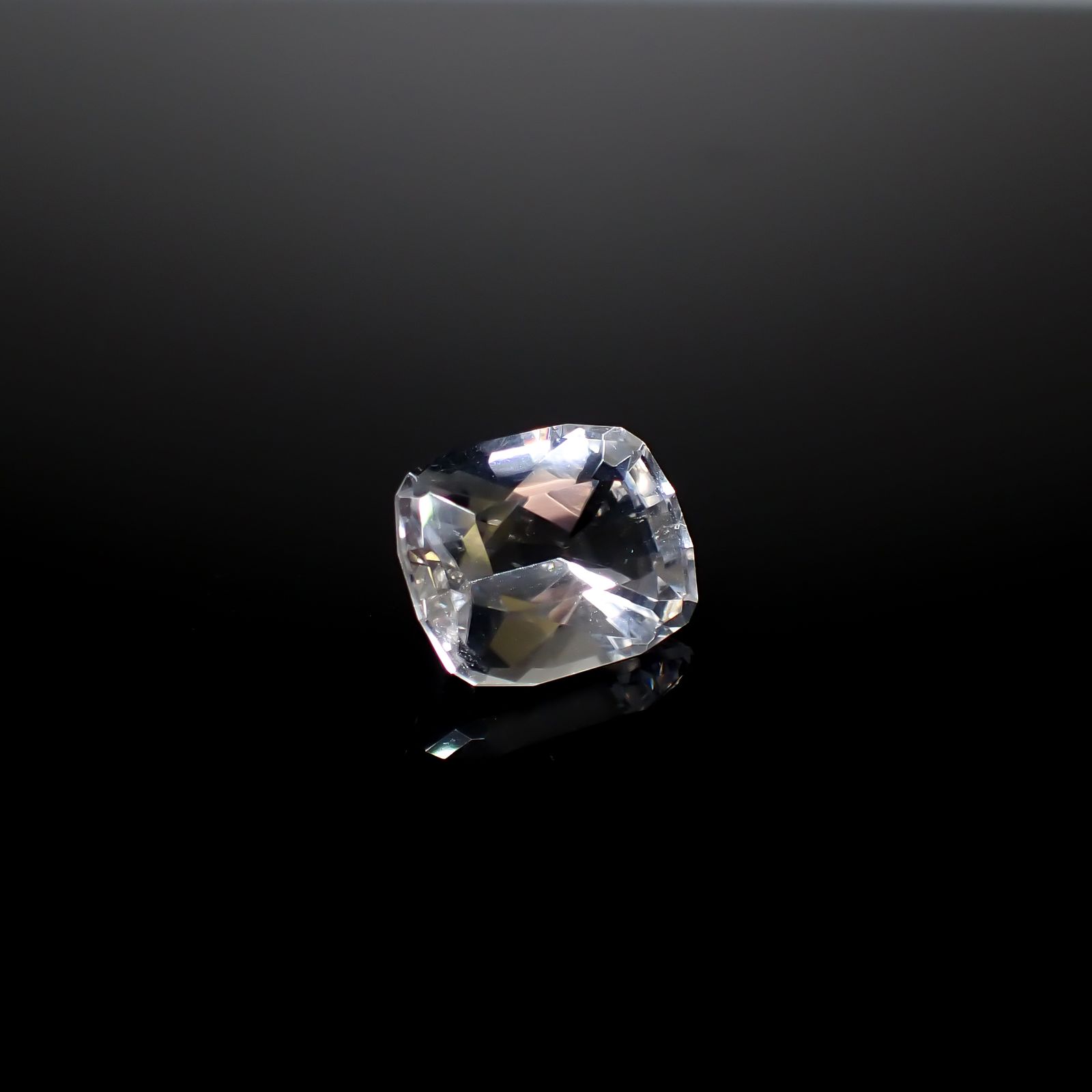 コールマナイト(宝石名コールマナイト)アメリカ・カリフォルニア州産 11.640ct ソ付(日独)[241029301]16.93x13.44mm前後