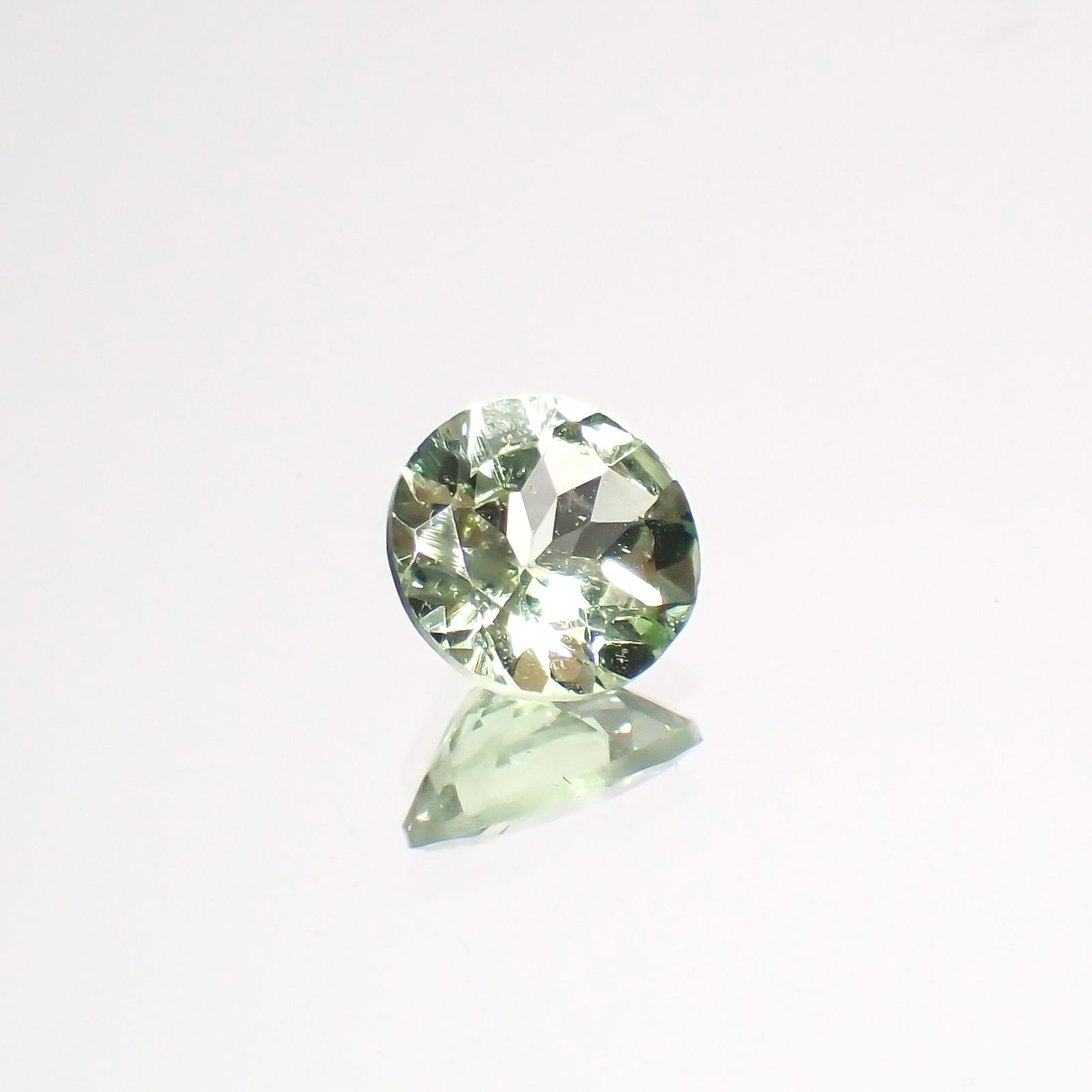 ミントガーネット タンザニア産 0.48ct[231023721]5.1x5mm前後