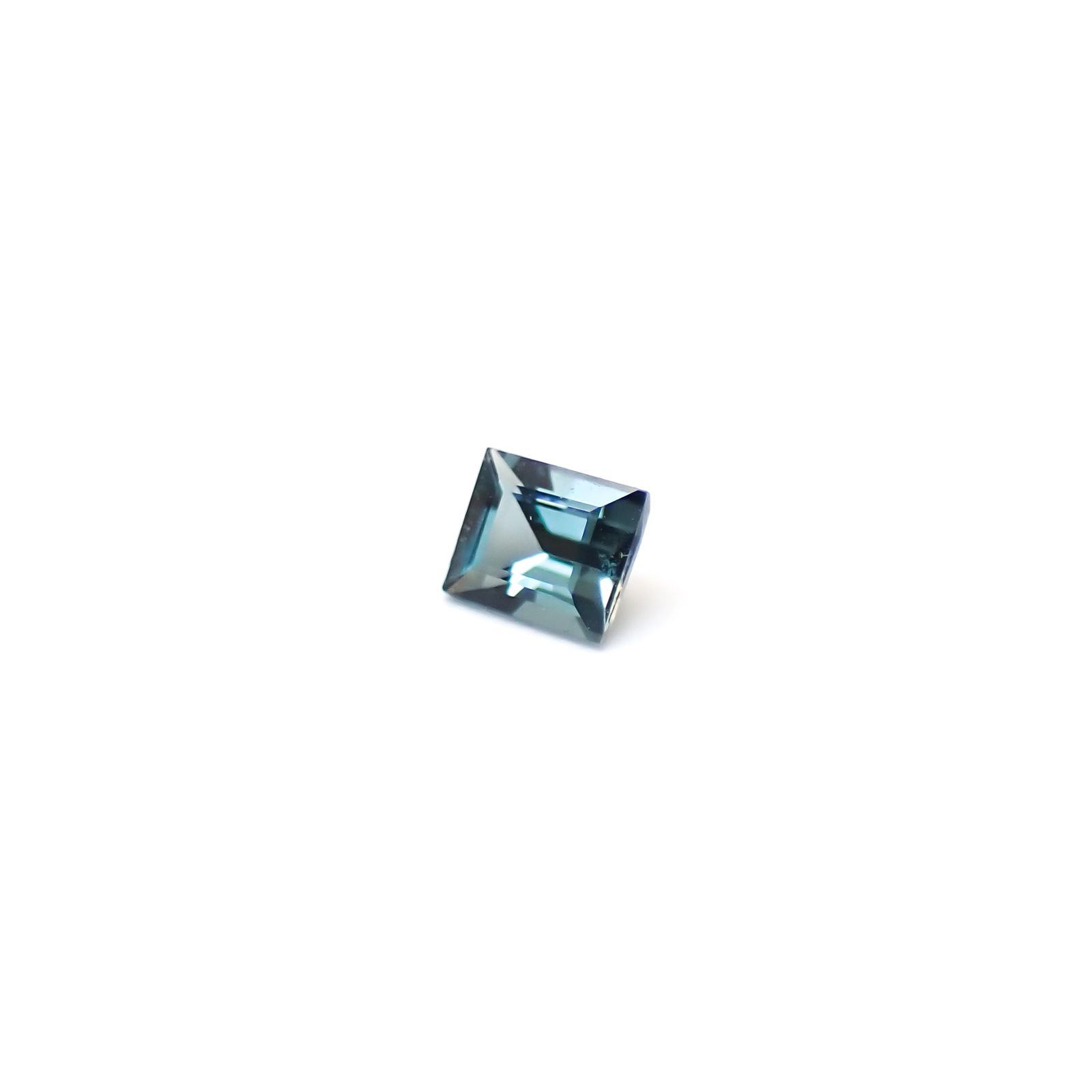 サファリン スリランカ産 0.12ct / 3x2.4mm前後 [260432054]