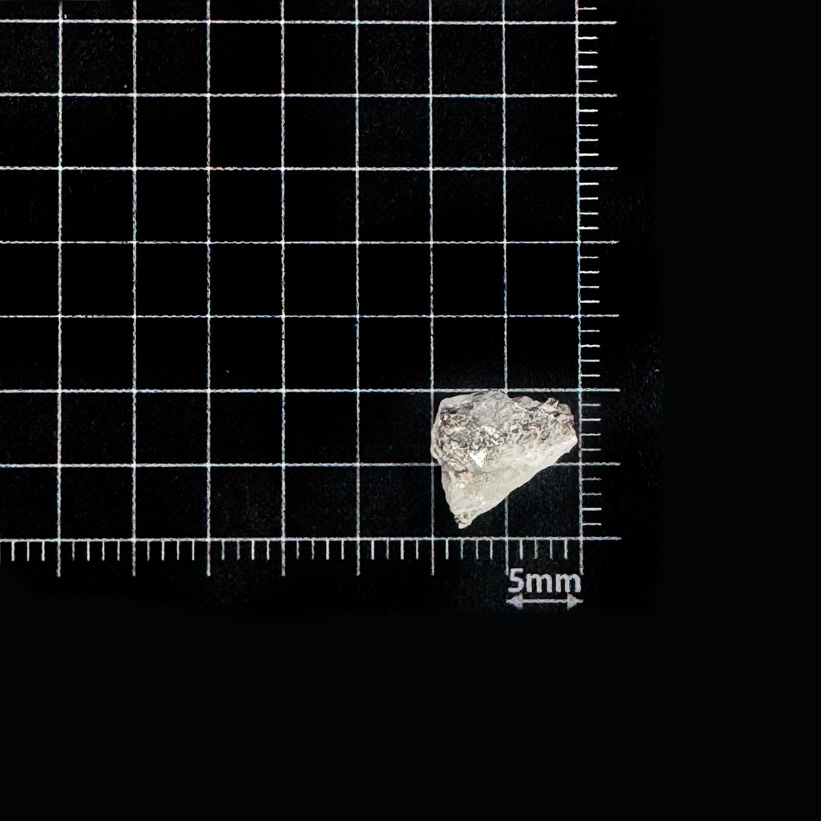 フェナカイト 原石 ロシア産 4.11ct [250730802]11.1x7.3mm前後