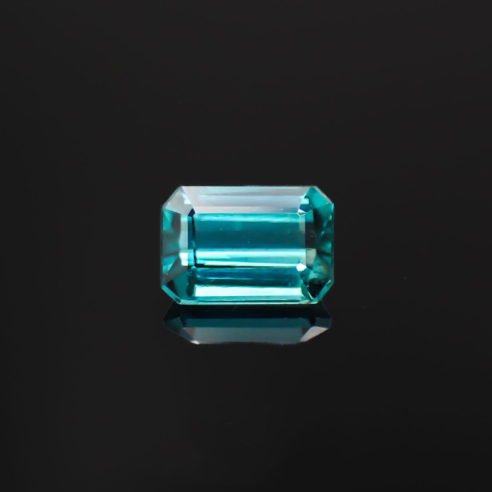 ブルートルマリン(宝石名トルマリン)アフガニスタン産 識別済 0.74ct / 6.3x4.4mm前後 [221219473]