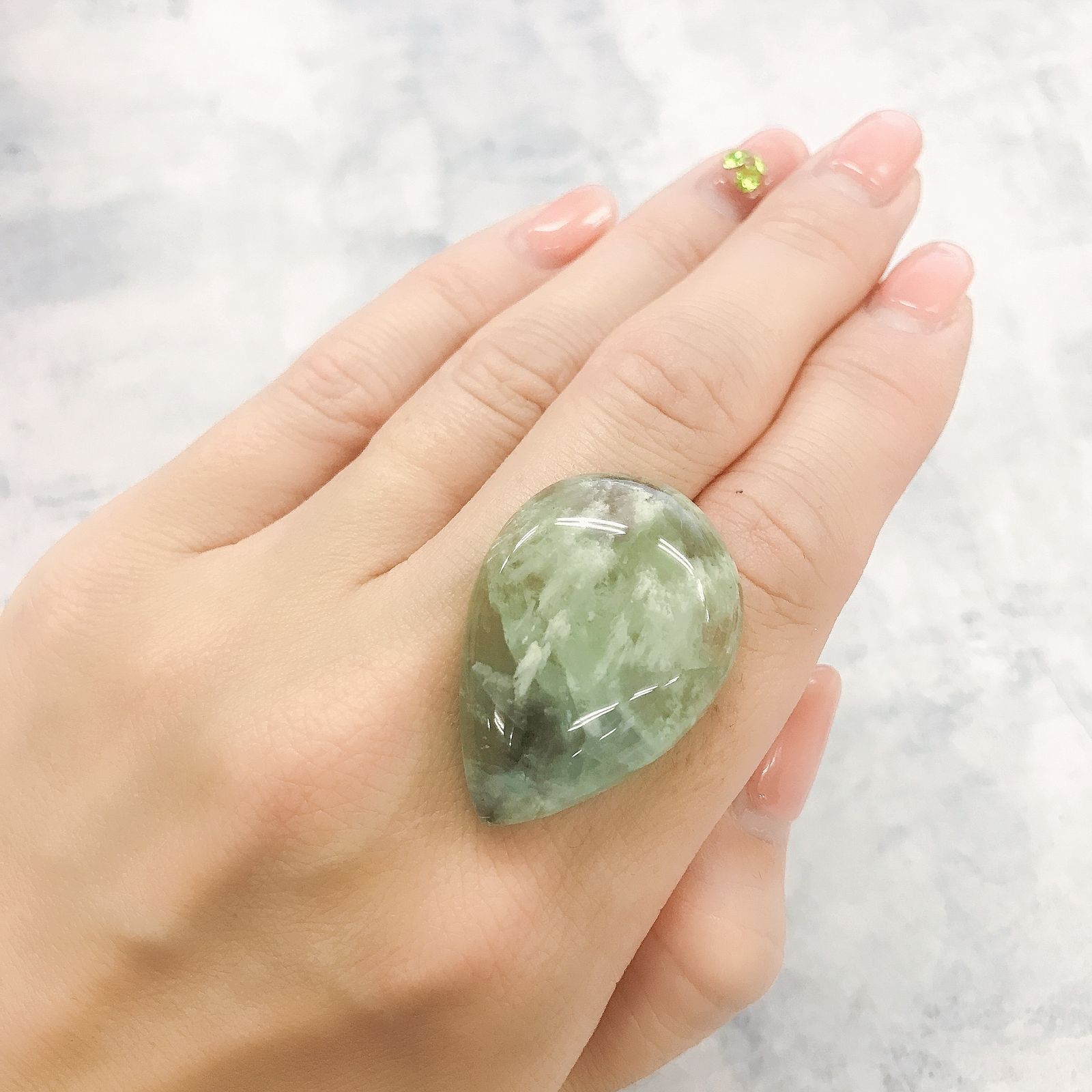 【期間限定特価】 エンジェルフェザーフローライト 62.27ct[220415680]33.2 中国産 コレクション