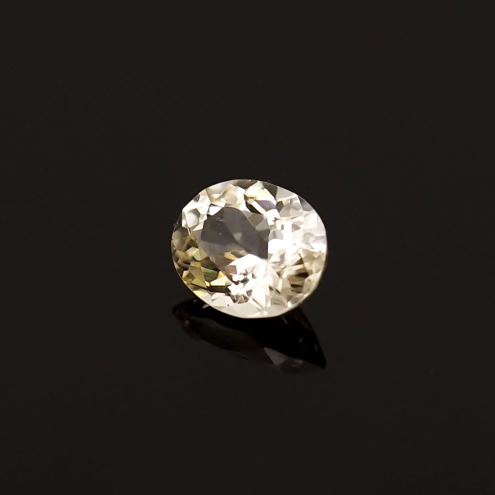 シンハライト スリランカ産 0.53ct[230119782]5.5x4.5mm前後