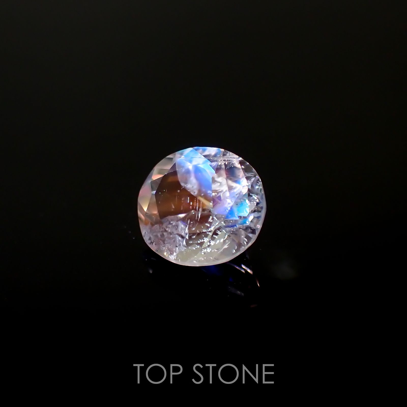 レインボームーンストーン(宝石名ラブラドライト)タンザニア産 0.69ct 識別済[220717206]6.4x5.5mm前後